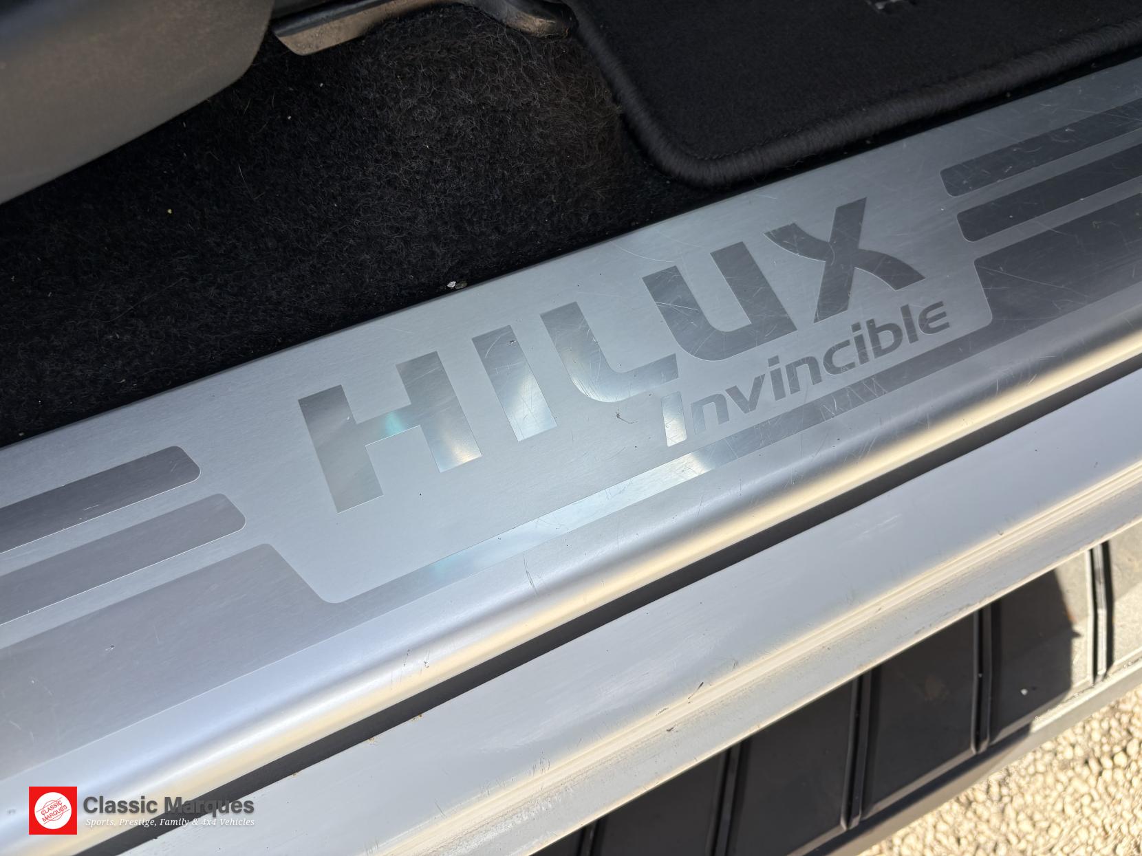Toyota Hilux 3.0 D-4D Invincible X Pickup Double Cab 4dr Diesel Auto 4WD Euro 5 (Hi Over) (171 ps)