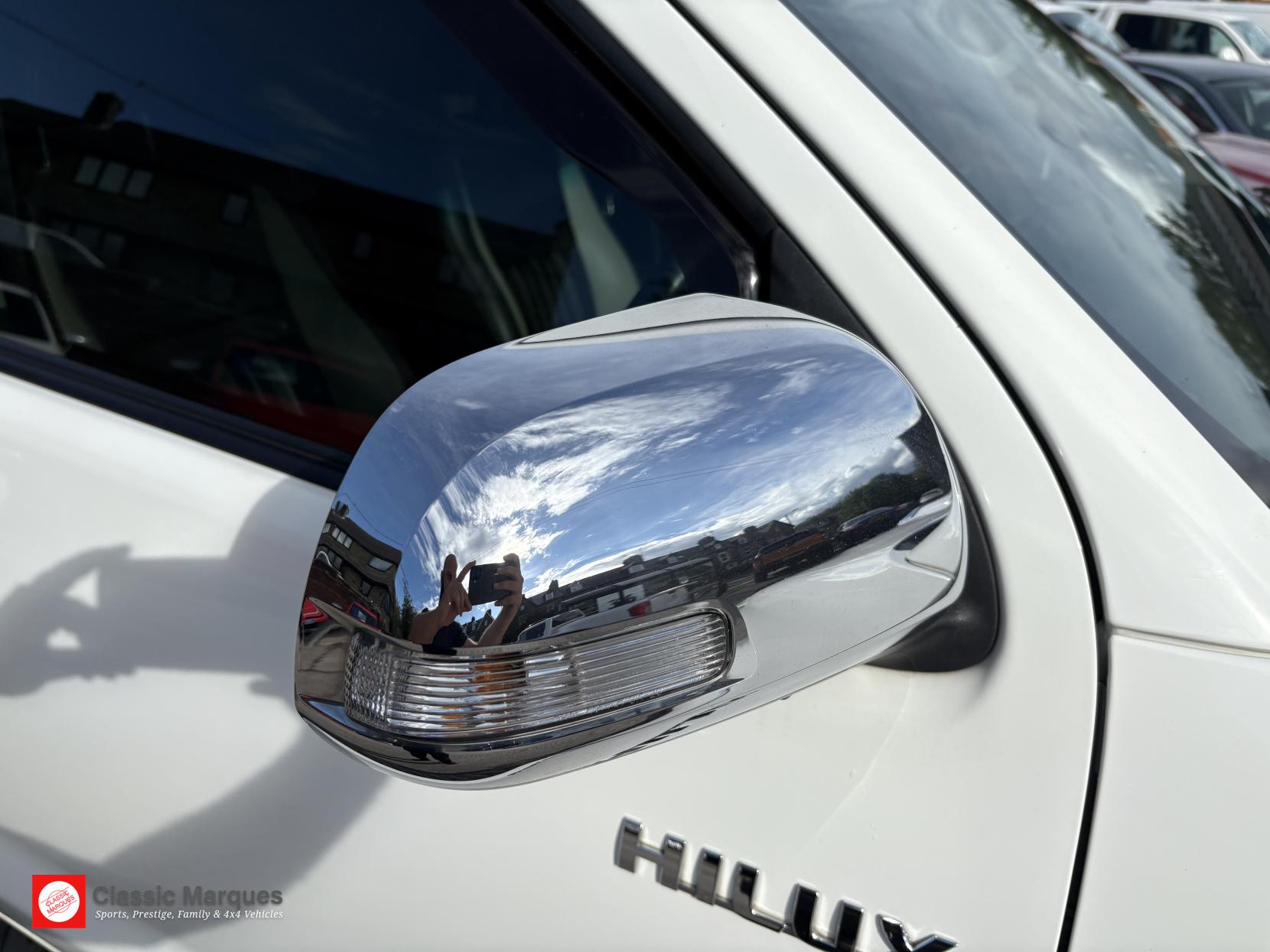 Toyota Hilux 3.0 D-4D Invincible X Pickup Double Cab 4dr Diesel Auto 4WD Euro 5 (Hi Over) (171 ps)