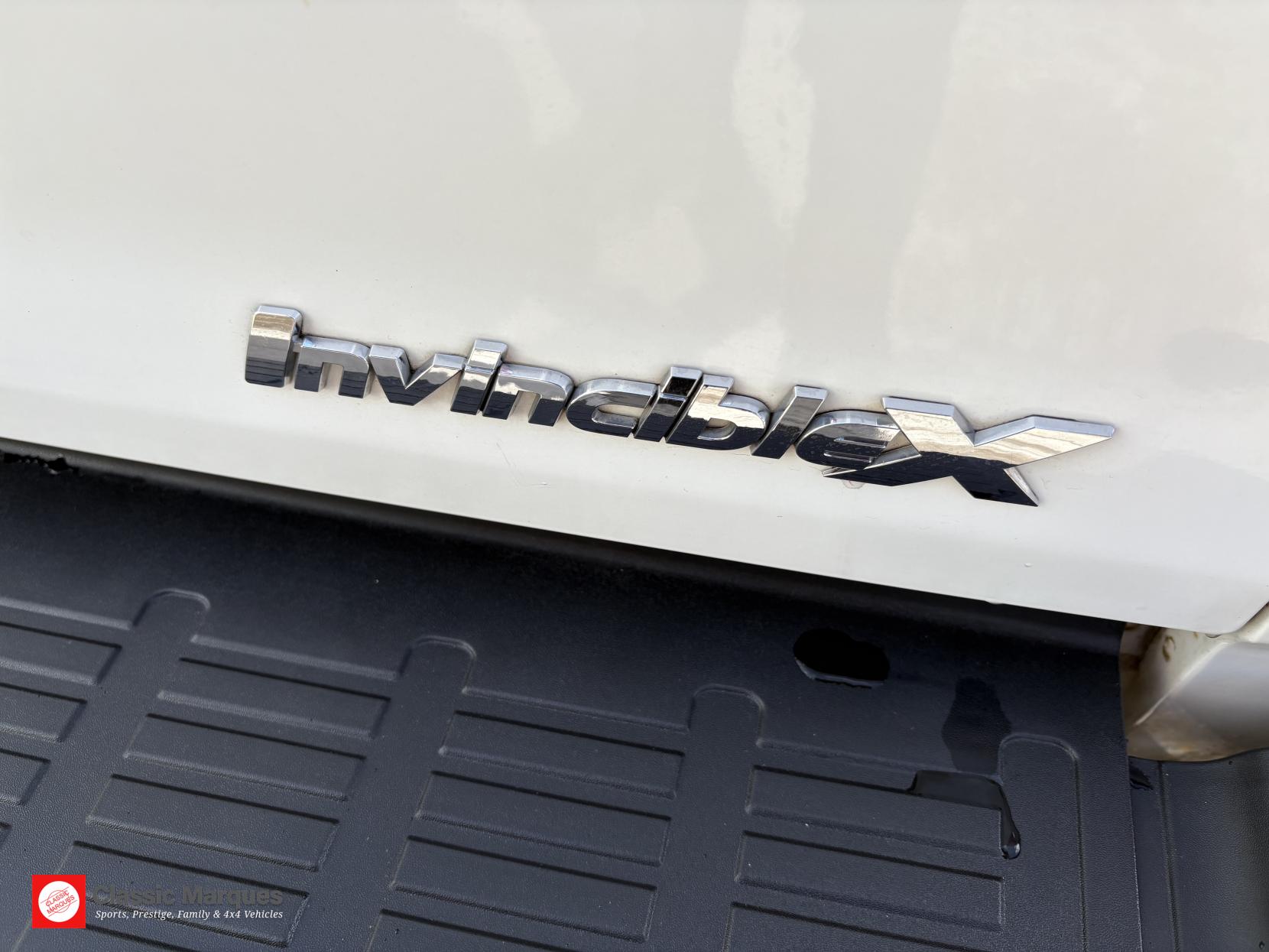 Toyota Hilux 3.0 D-4D Invincible X Pickup Double Cab 4dr Diesel Auto 4WD Euro 5 (Hi Over) (171 ps)