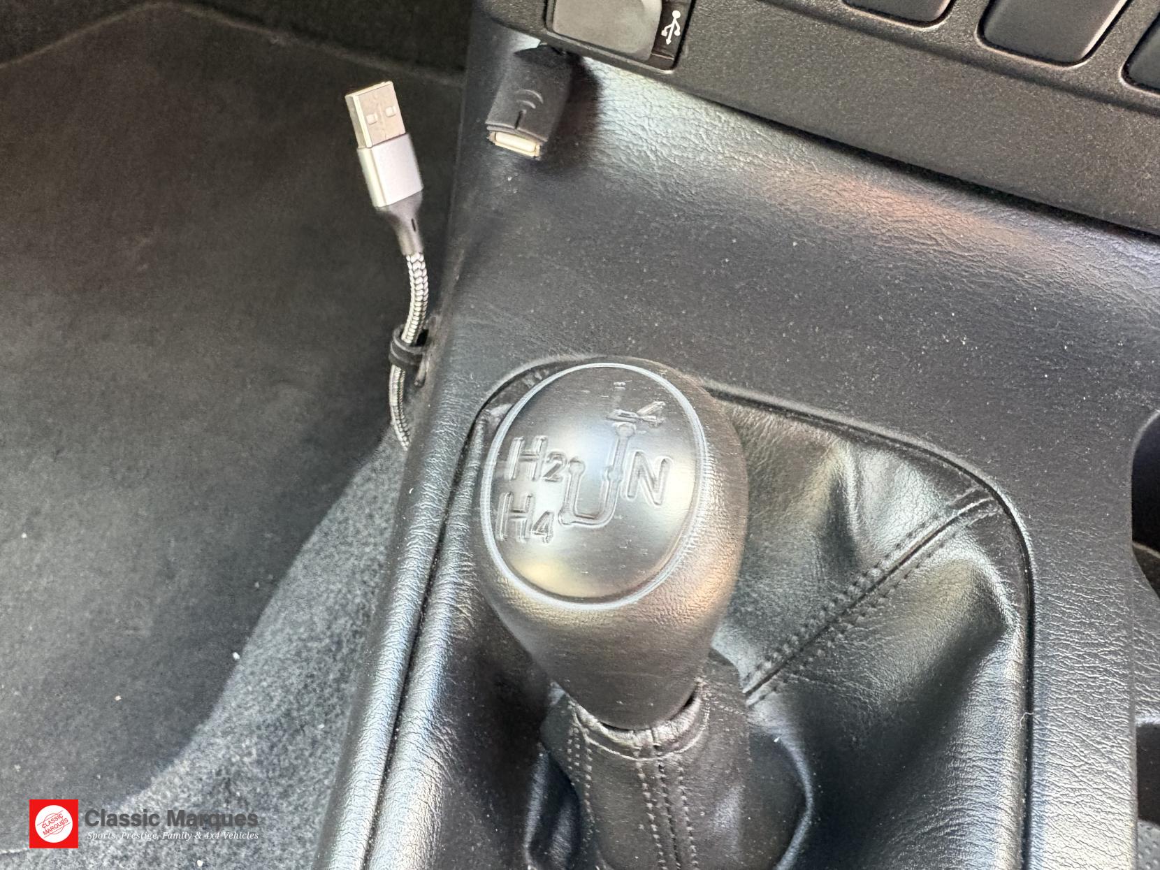 Toyota Hilux 3.0 D-4D Invincible X Pickup Double Cab 4dr Diesel Auto 4WD Euro 5 (Hi Over) (171 ps)