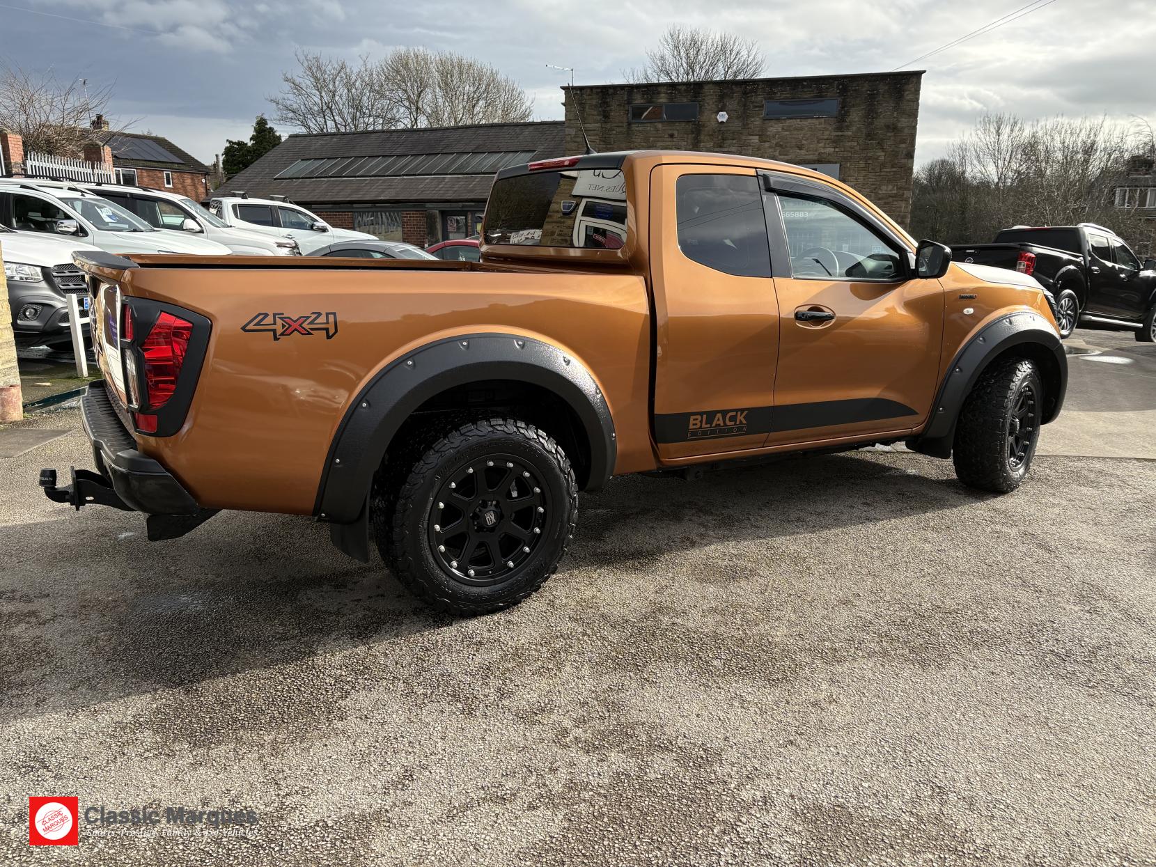 Nissan Navara 2.3 dCi Acenta King Pickup Extended Cab 4dr Diesel Manual 4WD Euro 5 (160 ps)