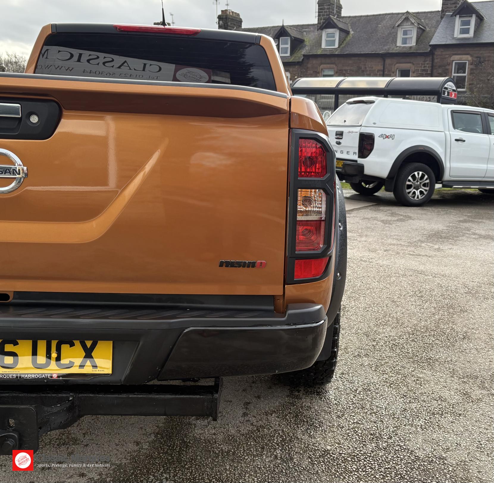 Nissan Navara 2.3 dCi Acenta King Pickup Extended Cab 4dr Diesel Manual 4WD Euro 5 (160 ps)