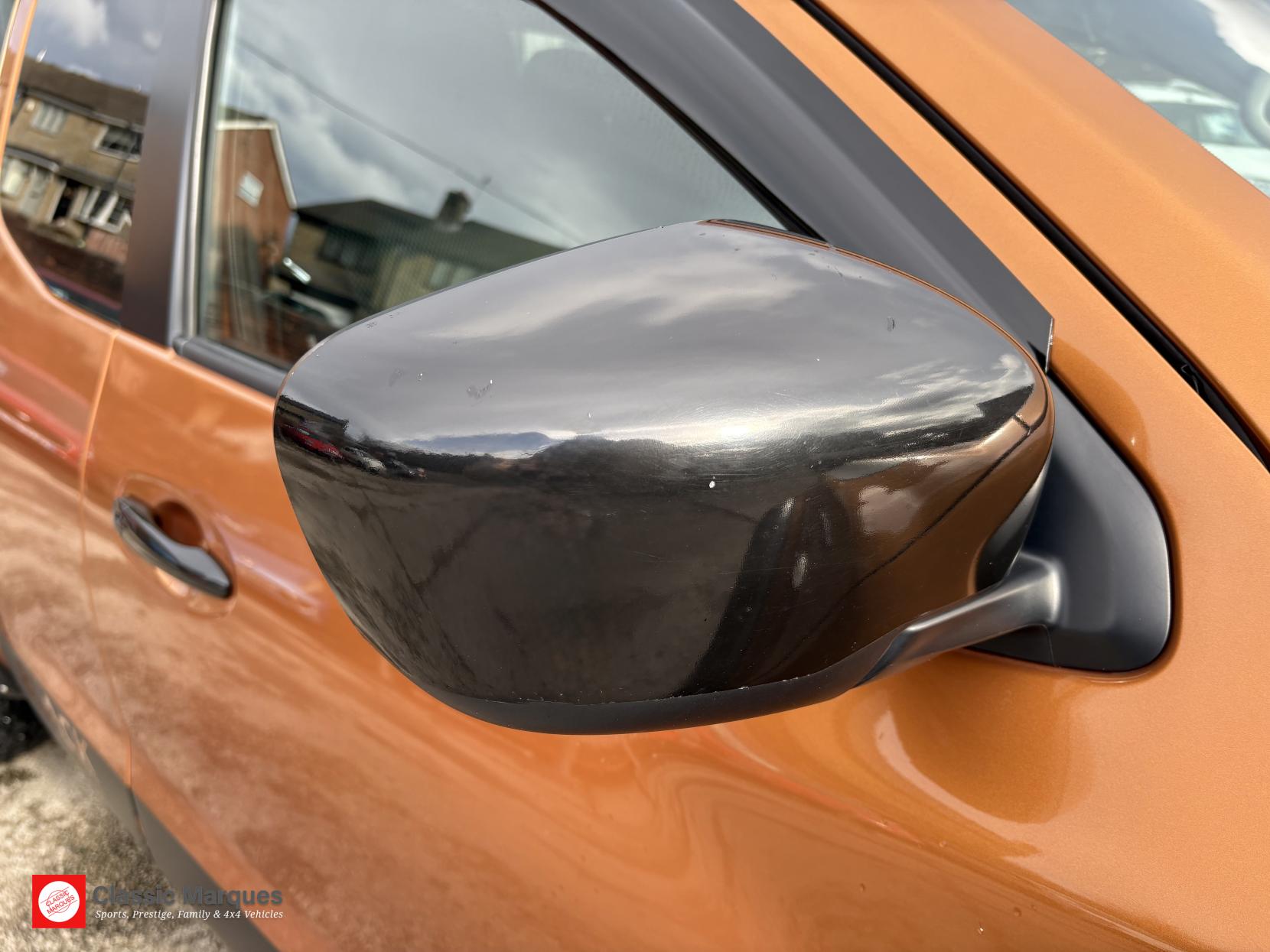 Nissan Navara 2.3 dCi Acenta King Pickup Extended Cab 4dr Diesel Manual 4WD Euro 5 (160 ps)