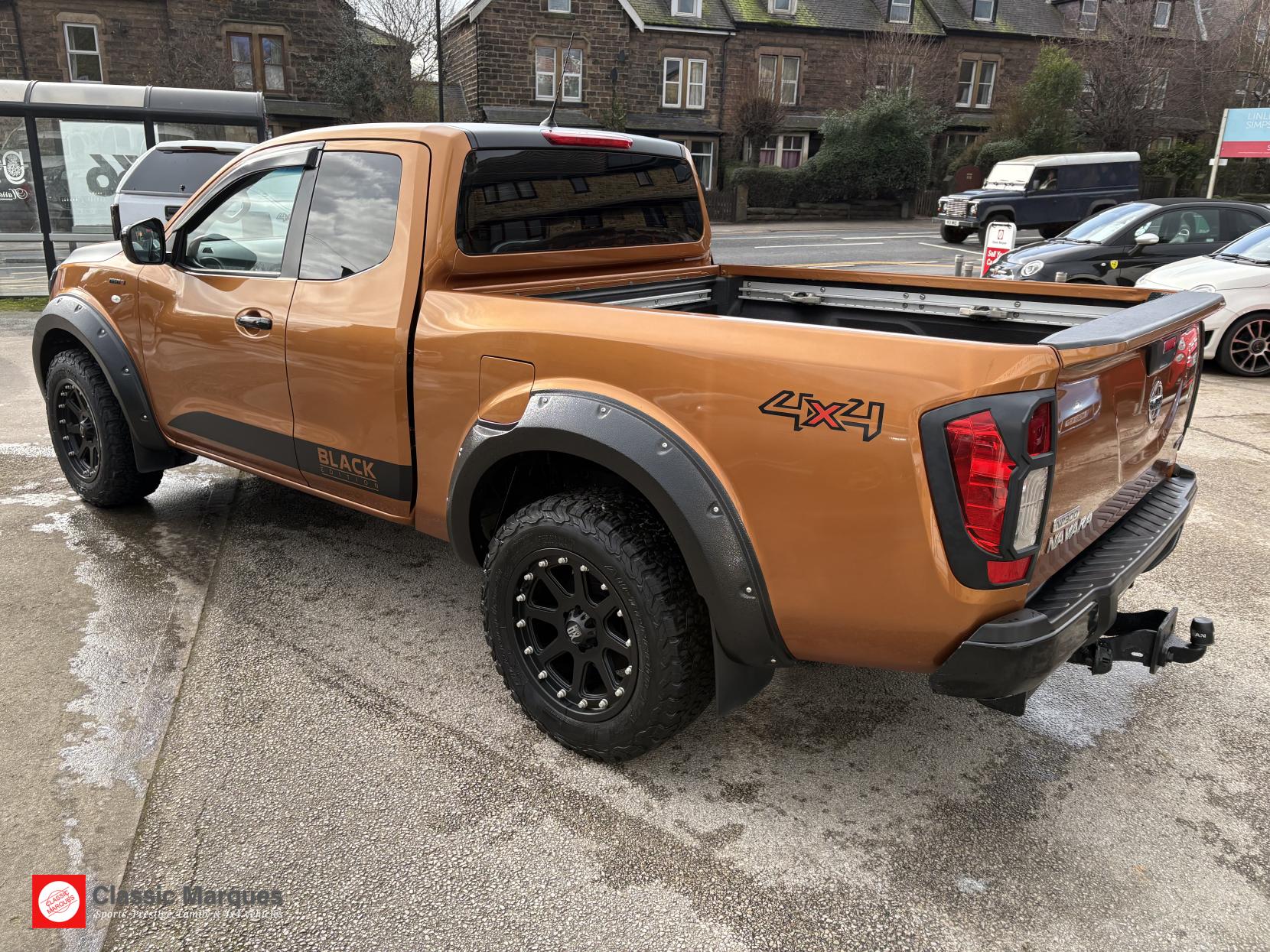 Nissan Navara 2.3 dCi Acenta King Pickup Extended Cab 4dr Diesel Manual 4WD Euro 5 (160 ps)