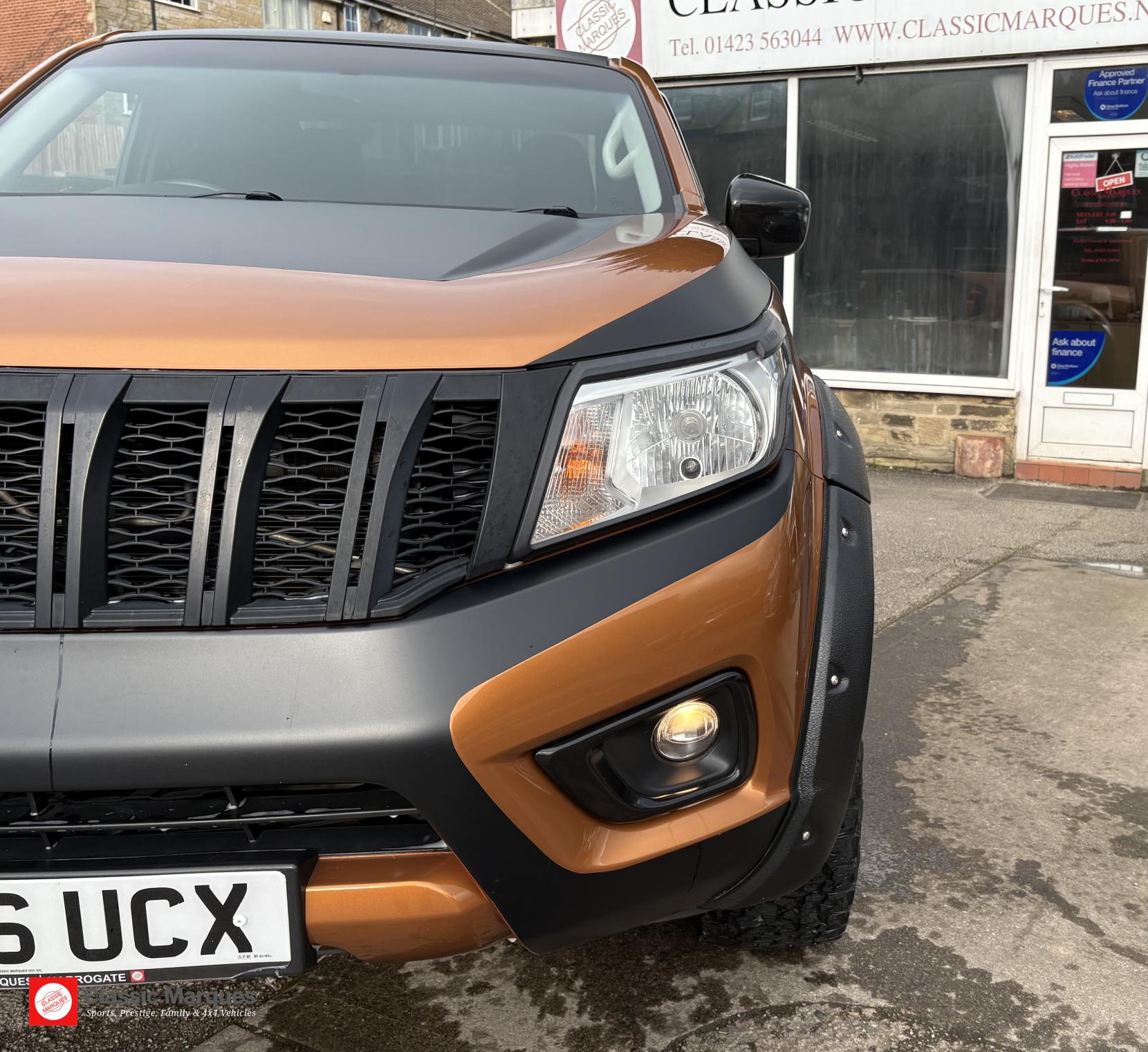 Nissan Navara 2.3 dCi Acenta King Pickup Extended Cab 4dr Diesel Manual 4WD Euro 5 (160 ps)