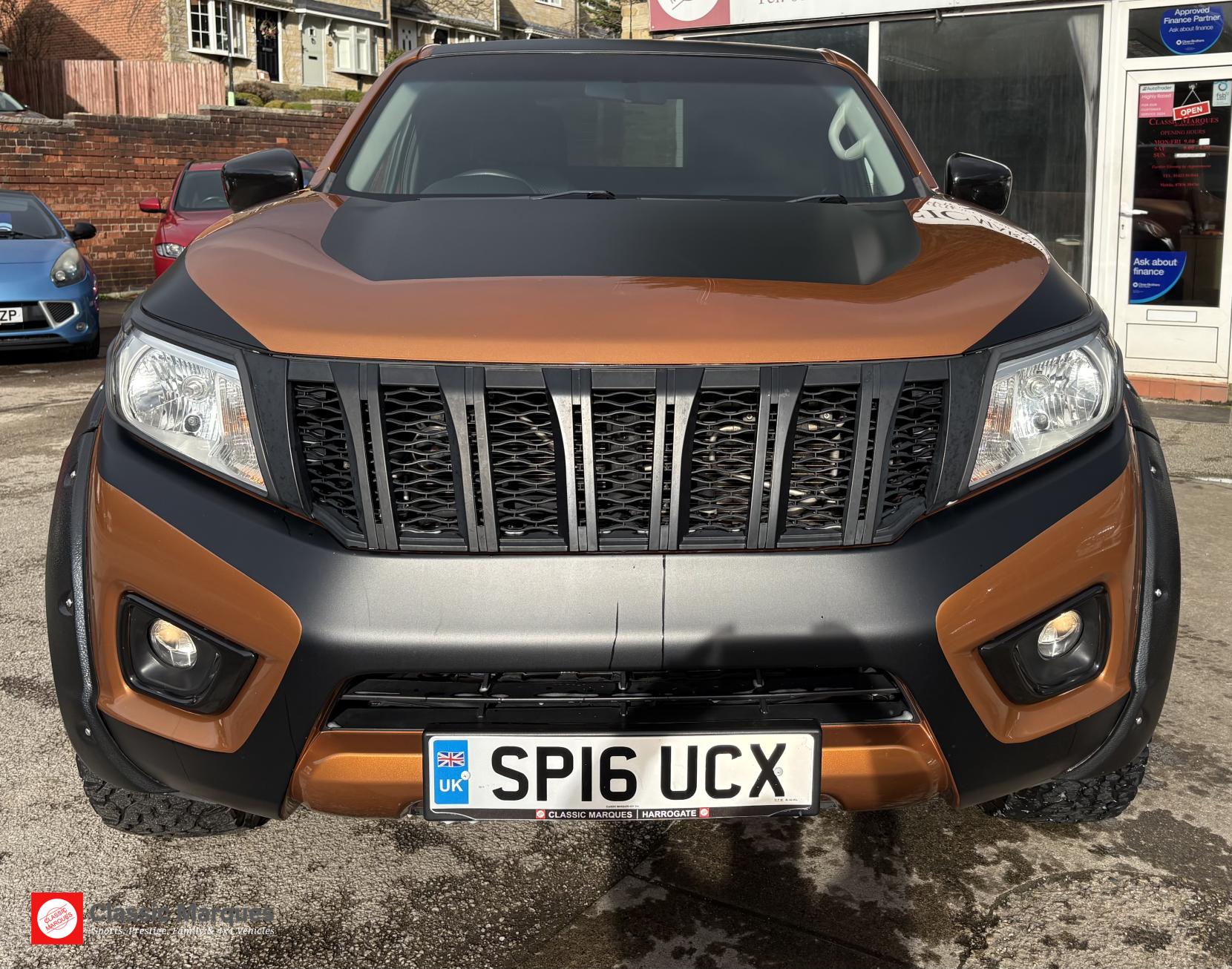 Nissan Navara 2.3 dCi Acenta King Pickup Extended Cab 4dr Diesel Manual 4WD Euro 5 (160 ps)