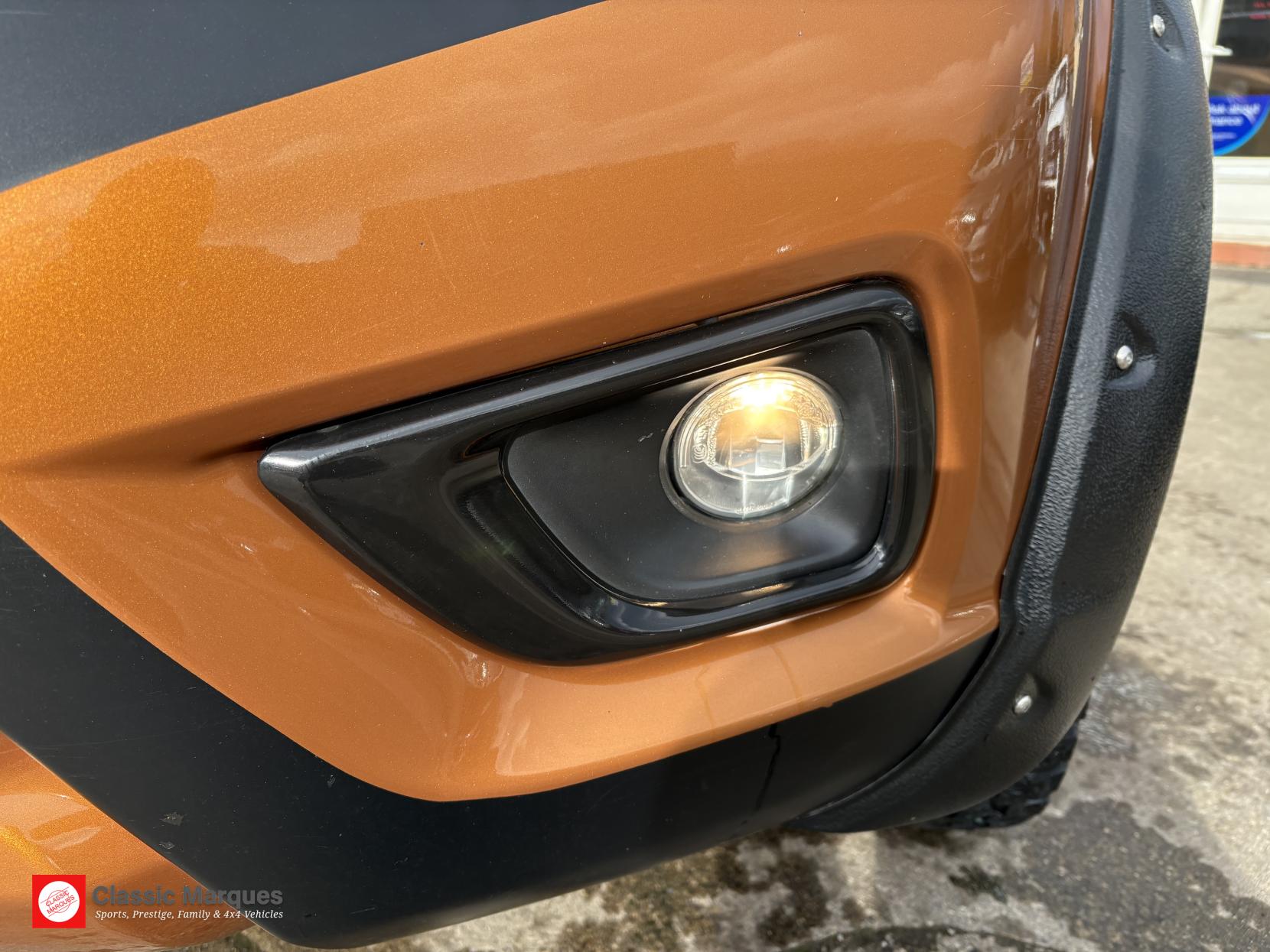 Nissan Navara 2.3 dCi Acenta King Pickup Extended Cab 4dr Diesel Manual 4WD Euro 5 (160 ps)