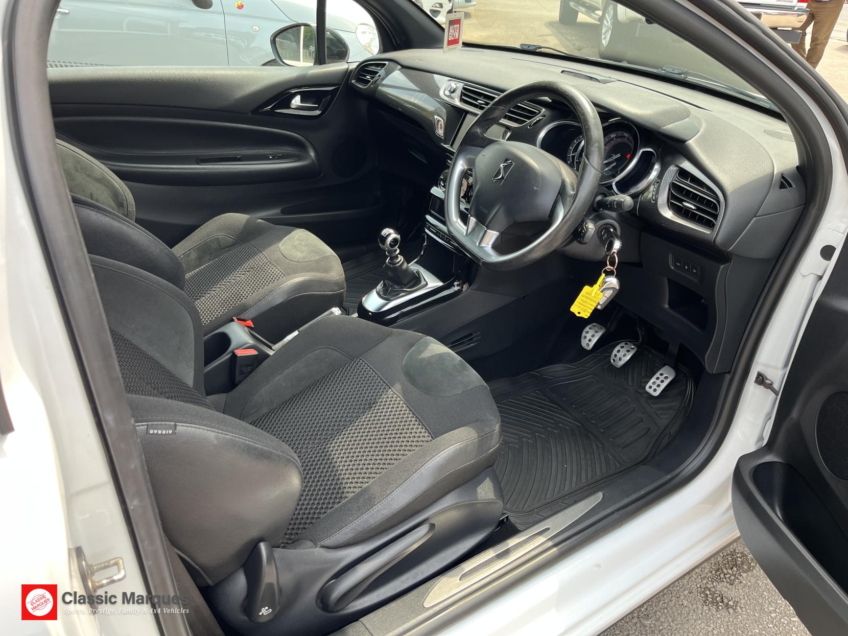 DS AUTOMOBILES DS 3 1.6 BlueHDi DSport Hatchback 3dr Diesel Manual Euro 6 (s/s) (120 ps)