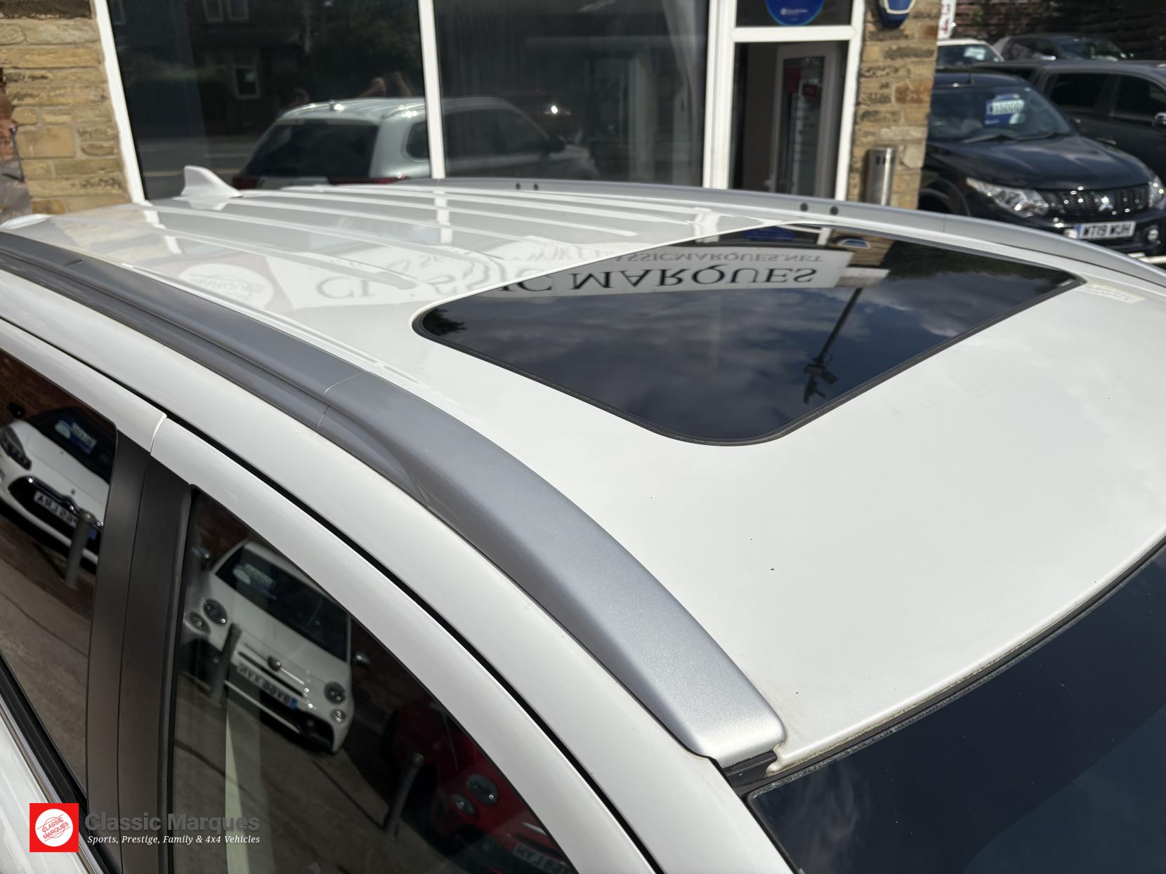 Mitsubishi Outlander 2.0h 12kWh GX4hs SUV 5dr Petrol Plug-in Hybrid CVT 4WD Euro 6 (s/s) (200 ps)