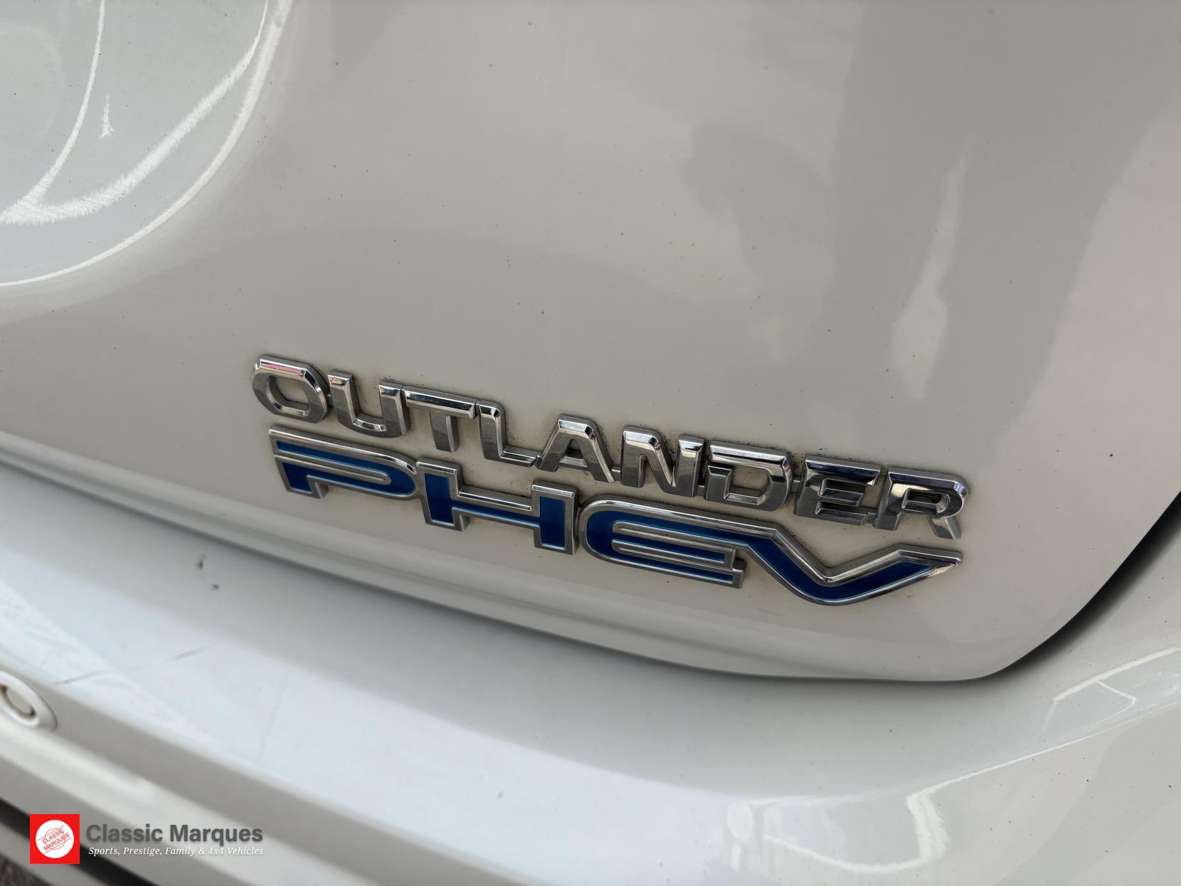 Mitsubishi Outlander 2.0h 12kWh GX4hs SUV 5dr Petrol Plug-in Hybrid CVT 4WD Euro 6 (s/s) (200 ps)