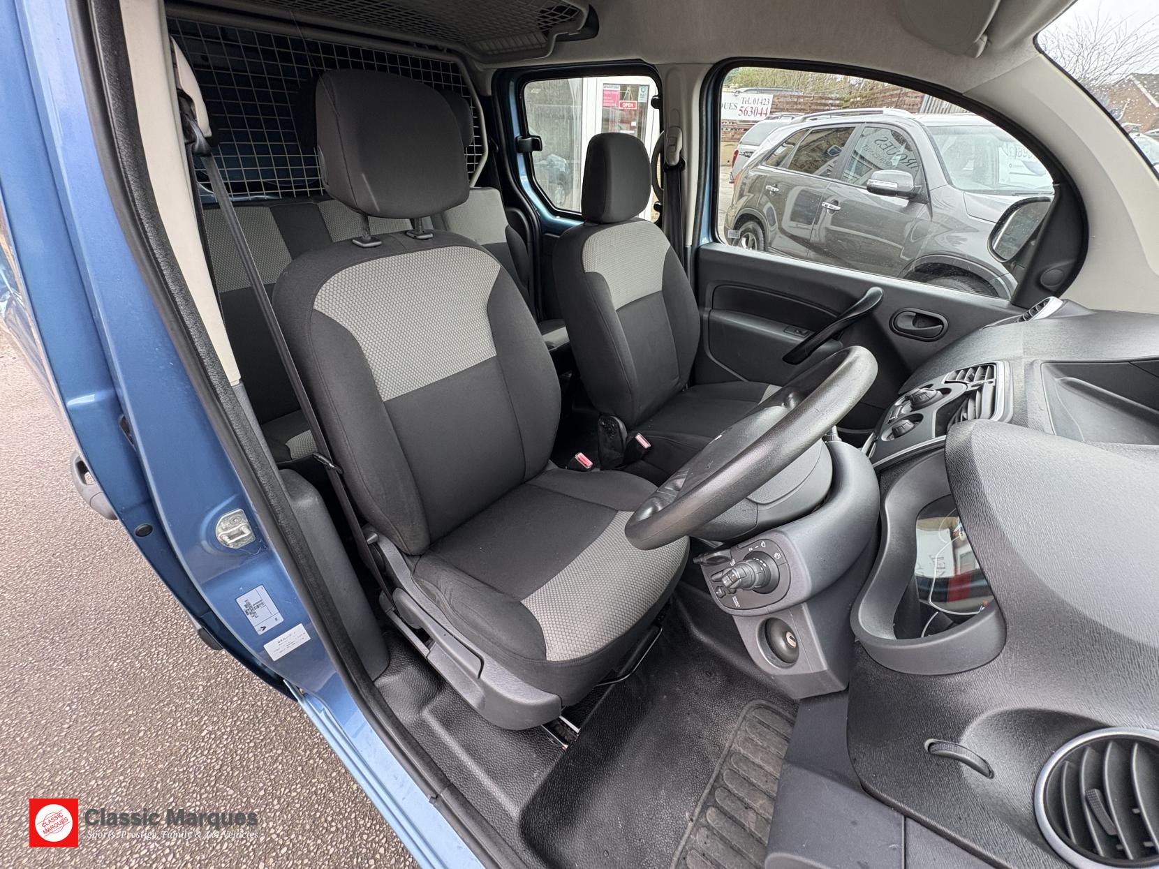Renault Kangoo Maxi ZE 33kWh Business Crew Van Cab 6dr Electric Auto L3 H1 (i) (60 ps)