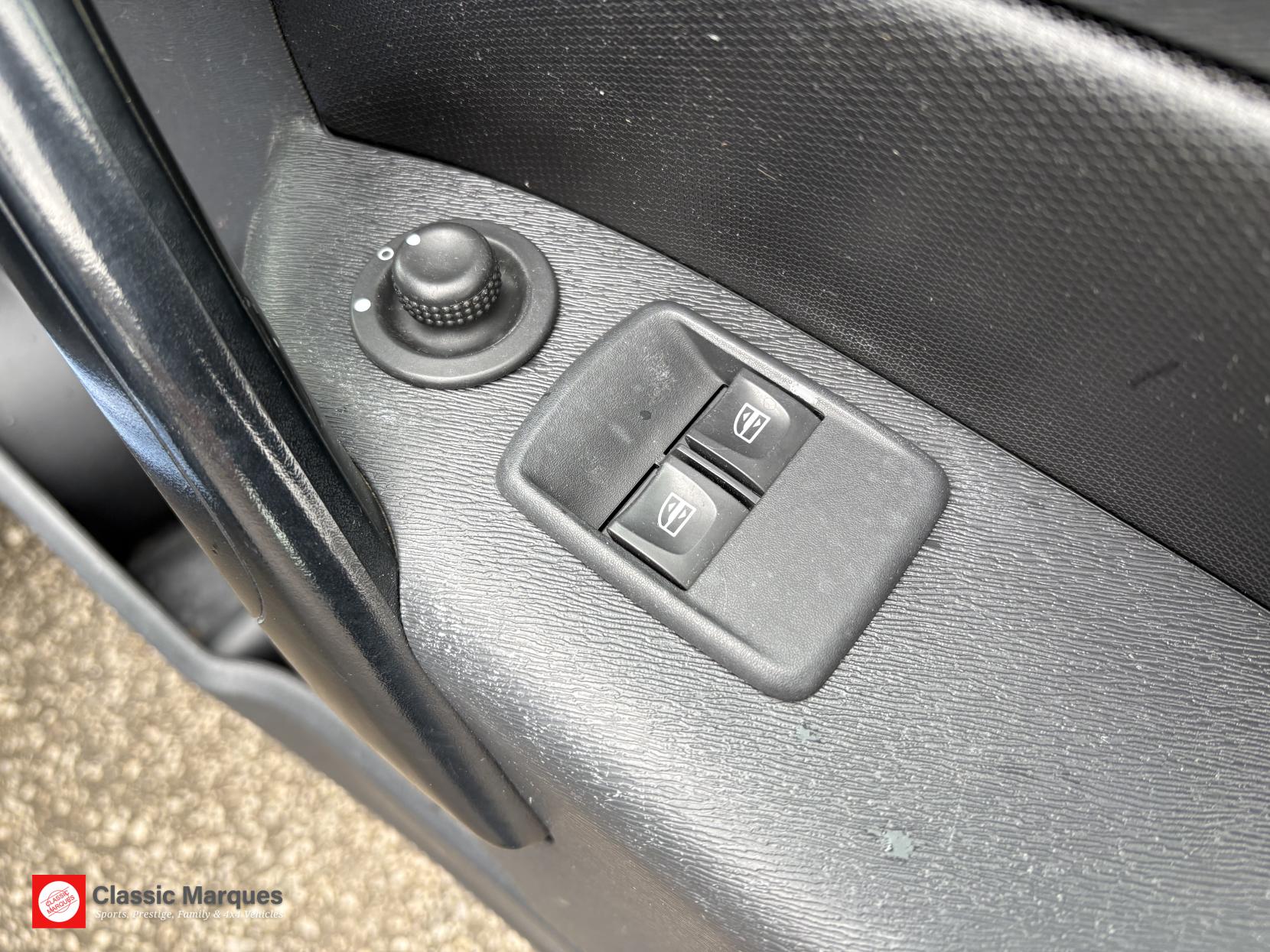 Renault Kangoo Maxi ZE 33kWh Business Crew Van Cab 6dr Electric Auto L3 H1 (i) (60 ps)