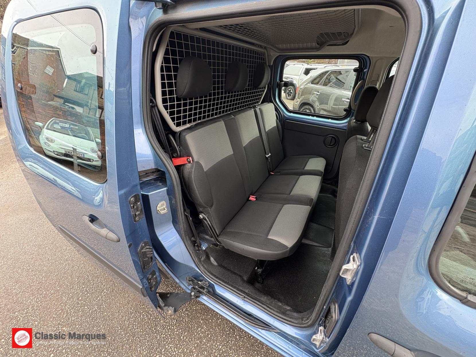 Renault Kangoo Maxi ZE 33kWh Business Crew Van Cab 6dr Electric Auto L3 H1 (i) (60 ps)