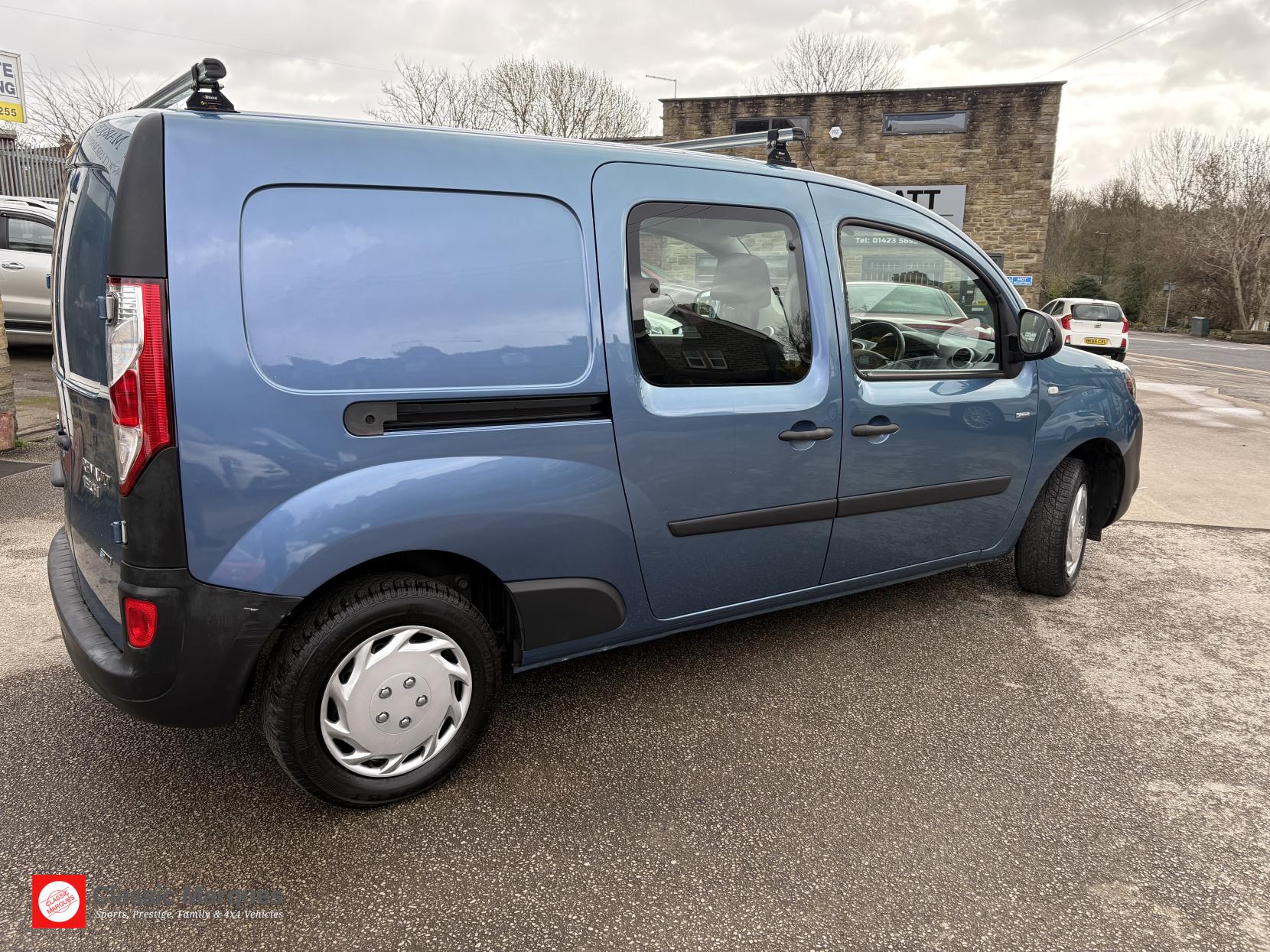 Renault Kangoo Maxi ZE 33kWh Business Crew Van Cab 6dr Electric Auto L3 H1 (i) (60 ps)