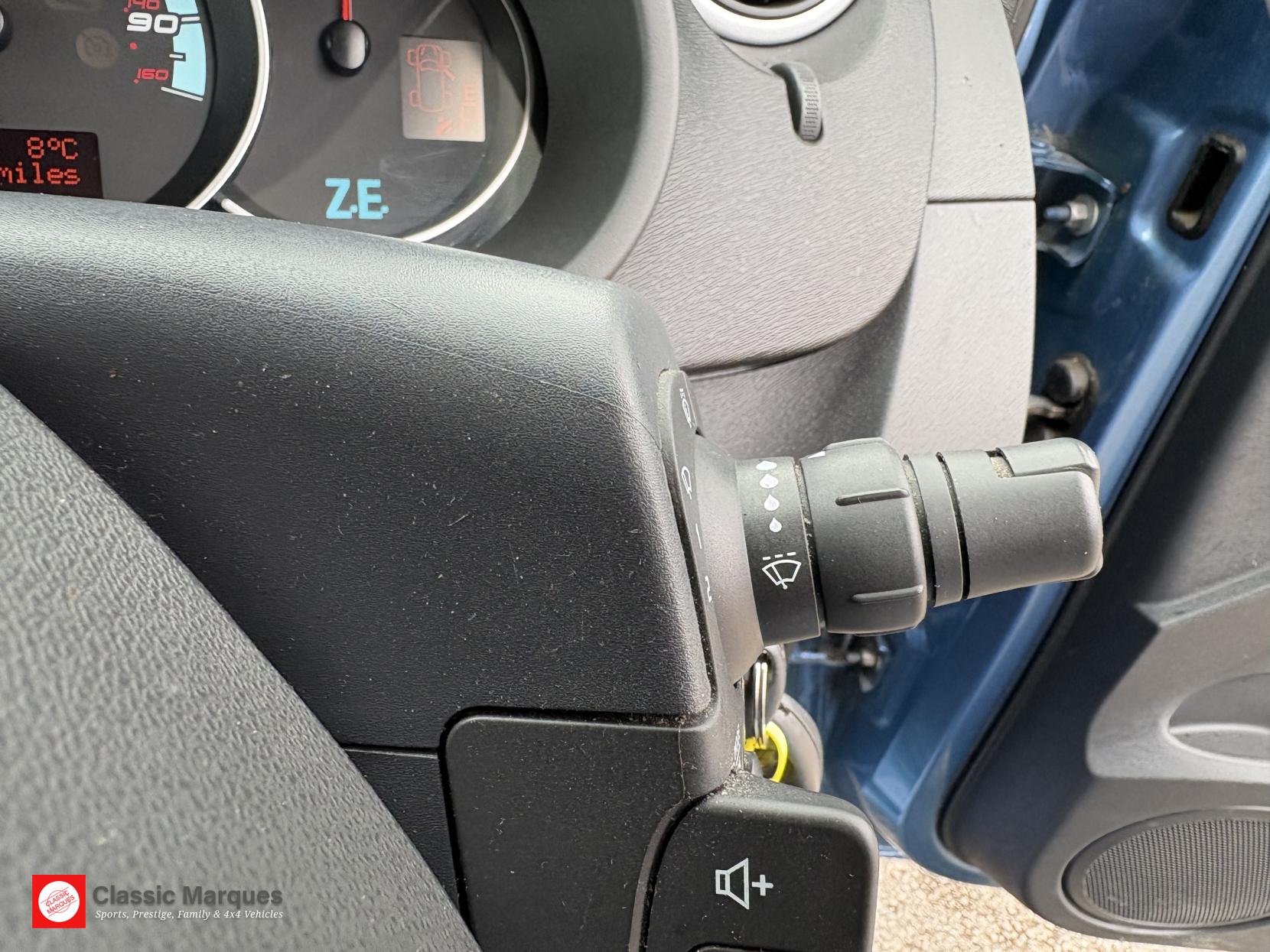 Renault Kangoo Maxi ZE 33kWh Business Crew Van Cab 6dr Electric Auto L3 H1 (i) (60 ps)