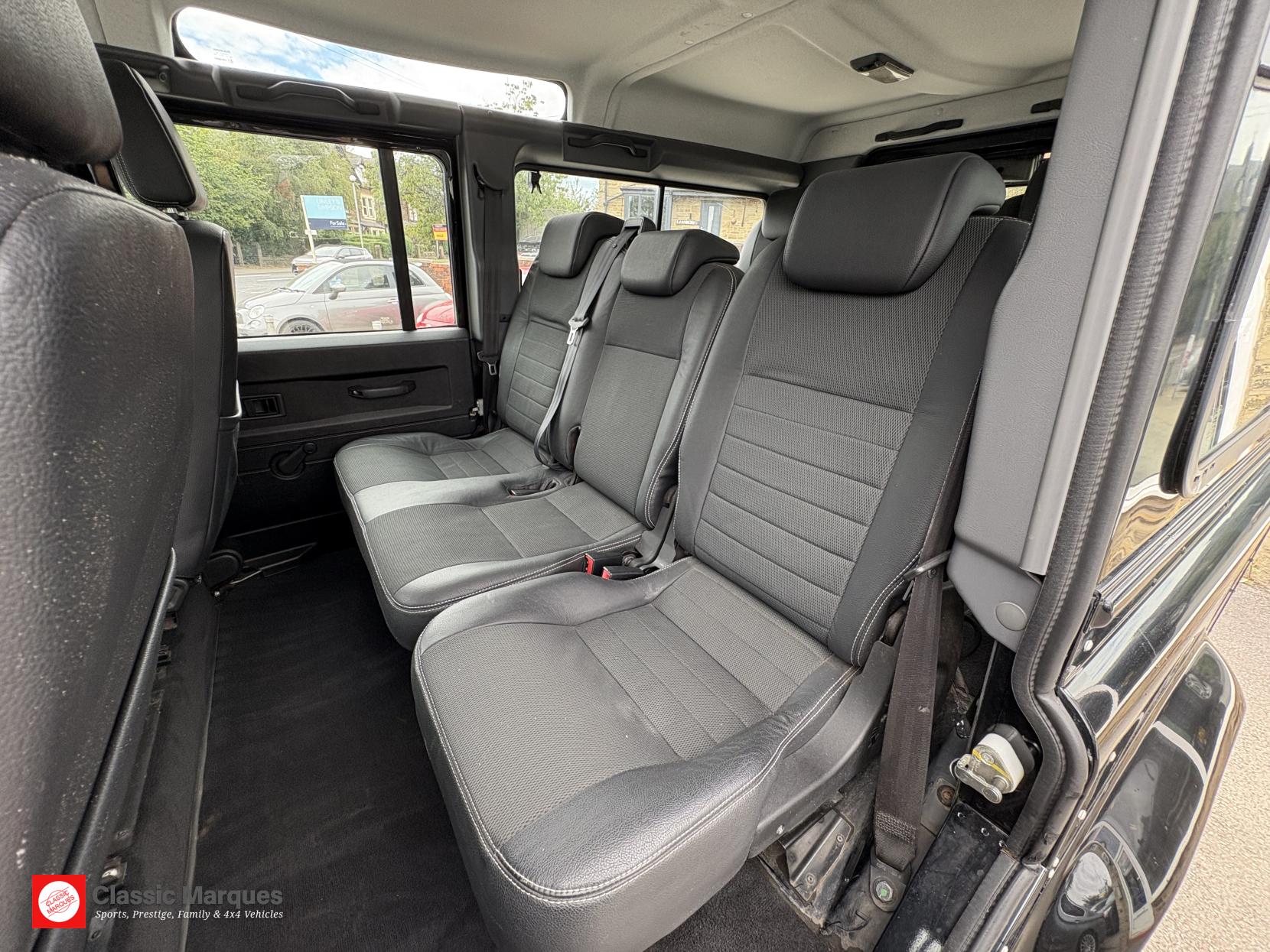 Land Rover Defender 110 2.4 TDCi XS SUV 5dr Diesel Manual 4WD MWB Euro 4 (122 bhp)