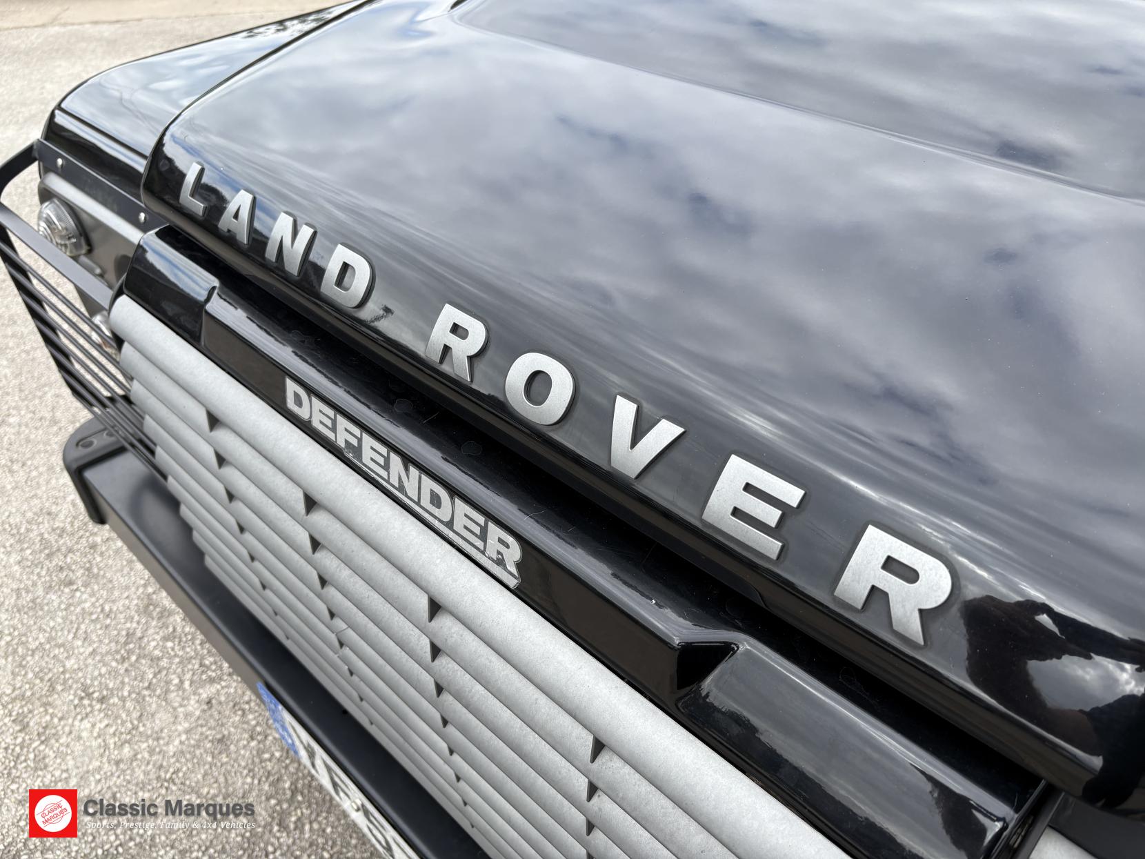 Land Rover Defender 110 2.4 TDCi XS SUV 5dr Diesel Manual 4WD MWB Euro 4 (122 bhp)