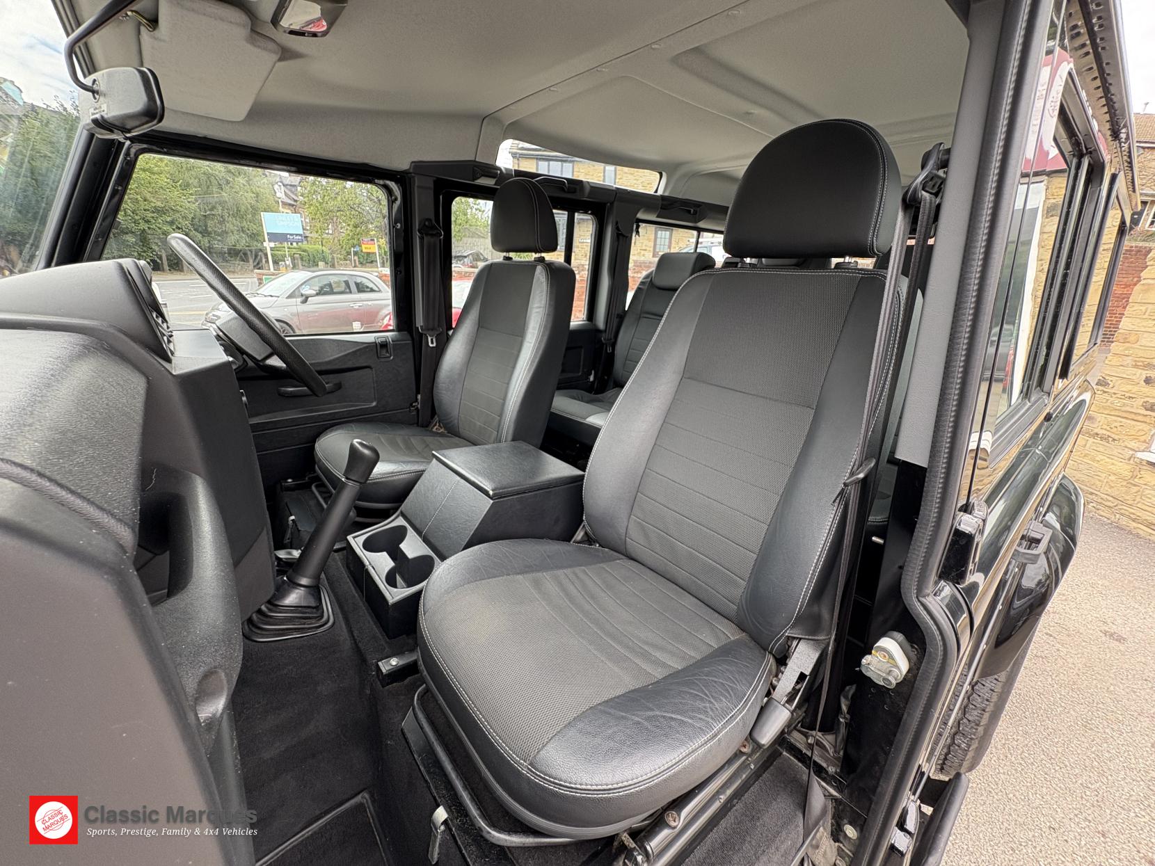 Land Rover Defender 110 2.4 TDCi XS SUV 5dr Diesel Manual 4WD MWB Euro 4 (122 bhp)
