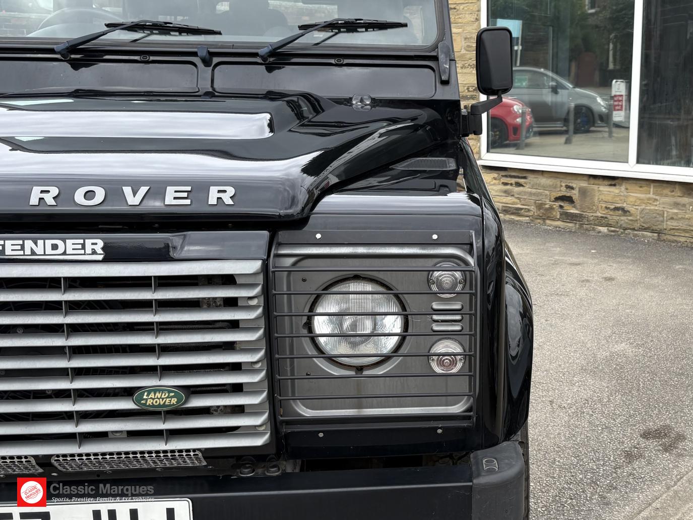 Land Rover Defender 110 2.4 TDCi XS SUV 5dr Diesel Manual 4WD MWB Euro 4 (122 bhp)