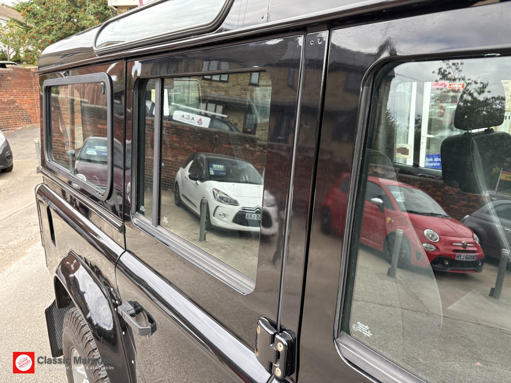 Land Rover Defender 110 2.4 TDCi XS SUV 5dr Diesel Manual 4WD MWB Euro 4 (122 bhp)