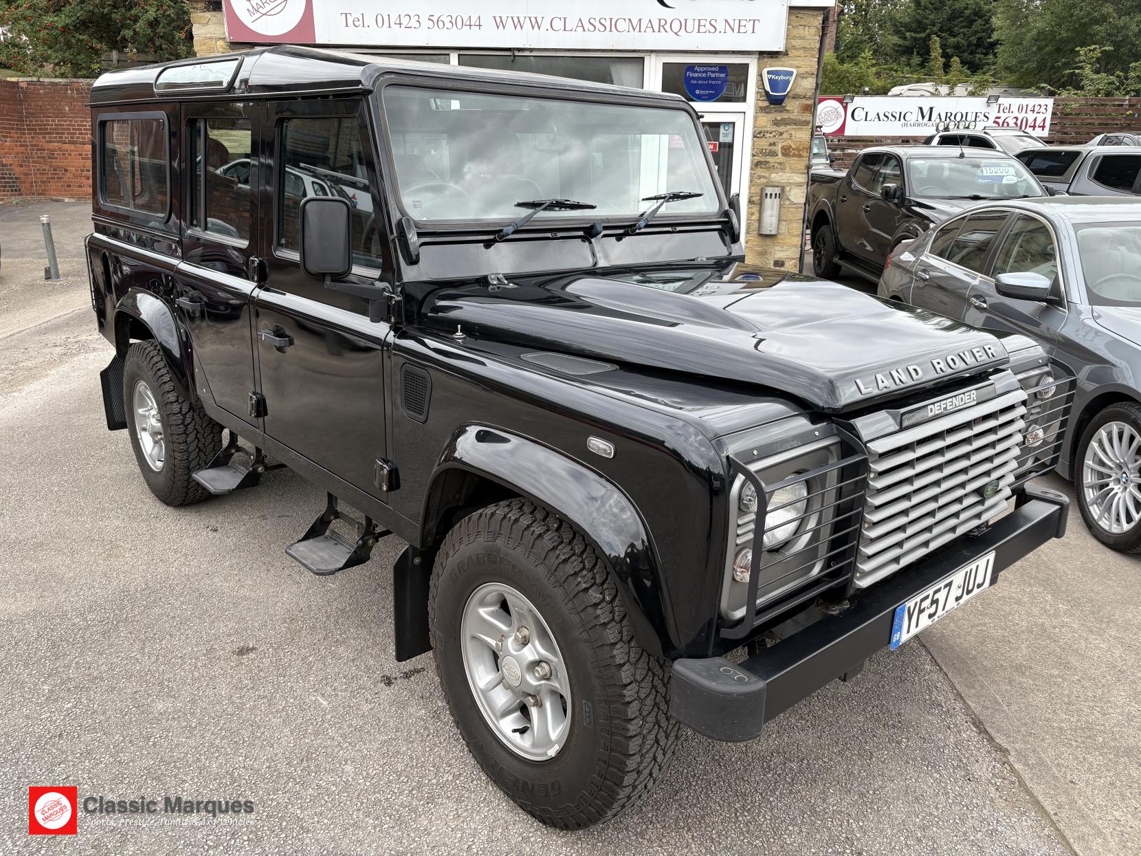Land Rover Defender 110 2.4 TDCi XS SUV 5dr Diesel Manual 4WD MWB Euro 4 (122 bhp)