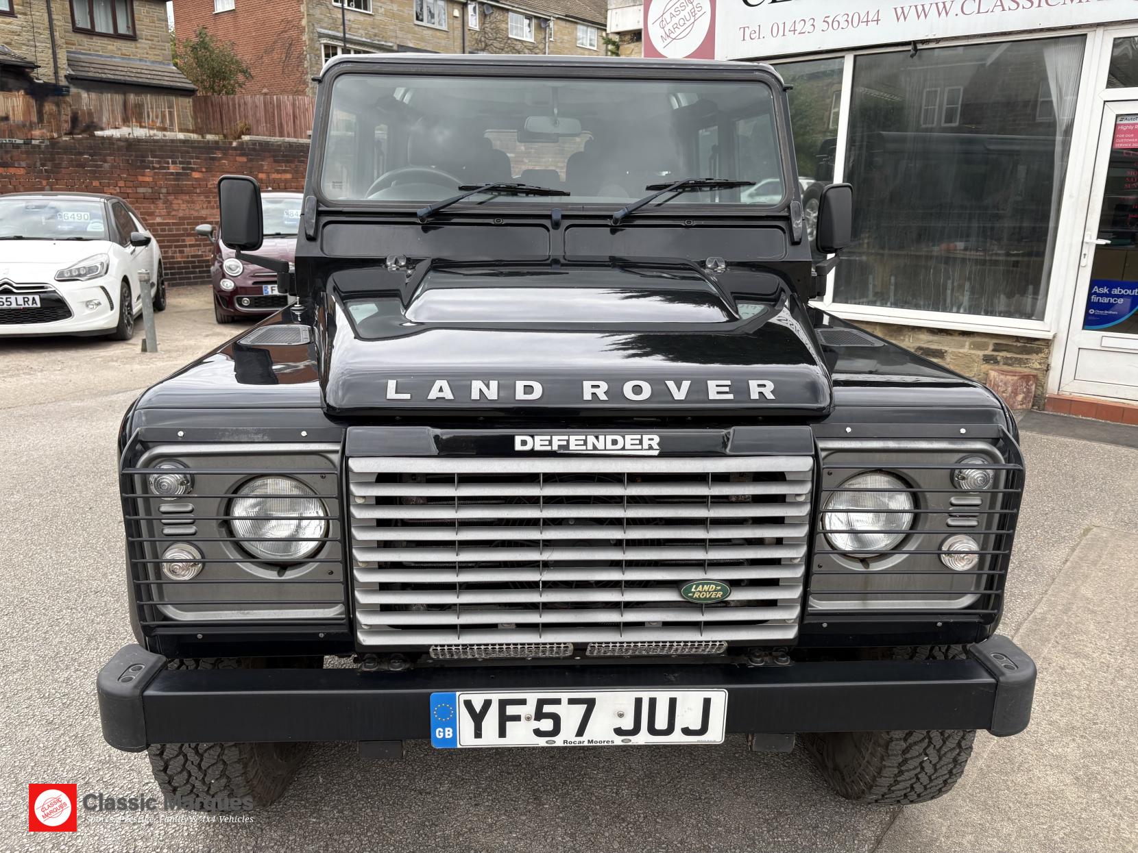 Land Rover Defender 110 2.4 TDCi XS SUV 5dr Diesel Manual 4WD MWB Euro 4 (122 bhp)
