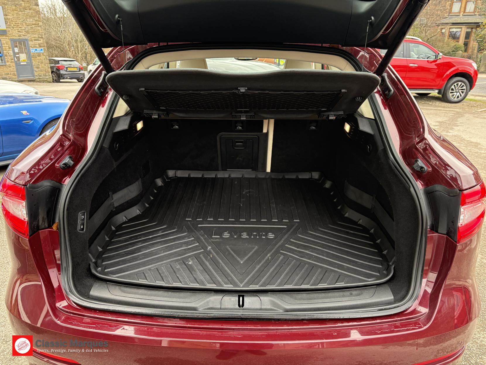 Maserati Levante 3.0D V6 SUV 5dr Diesel ZF 4WD Euro 6 (s/s) (275 ps)