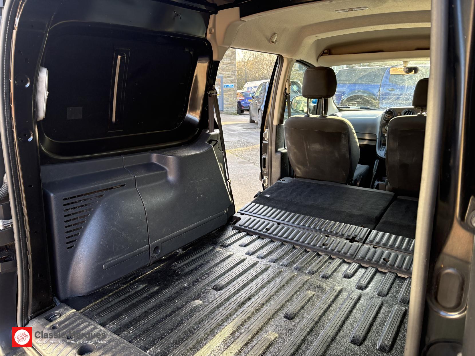 Mercedes-Benz Citan 1.5 111 CDI Crew Van Double Cab 6dr Diesel Manual L3 Euro 5 (5 Seat) (110 ps)