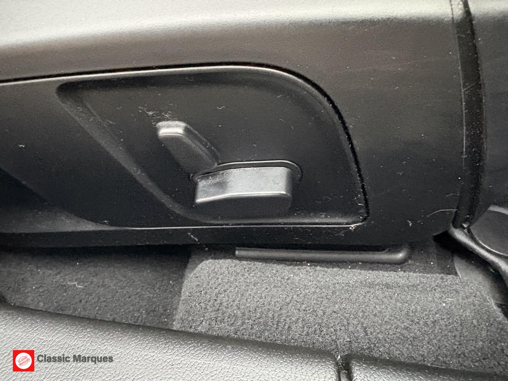 Maserati Ghibli 3.0 V6 Saloon 4dr Petrol ZF Euro 6 (s/s) (330 ps)