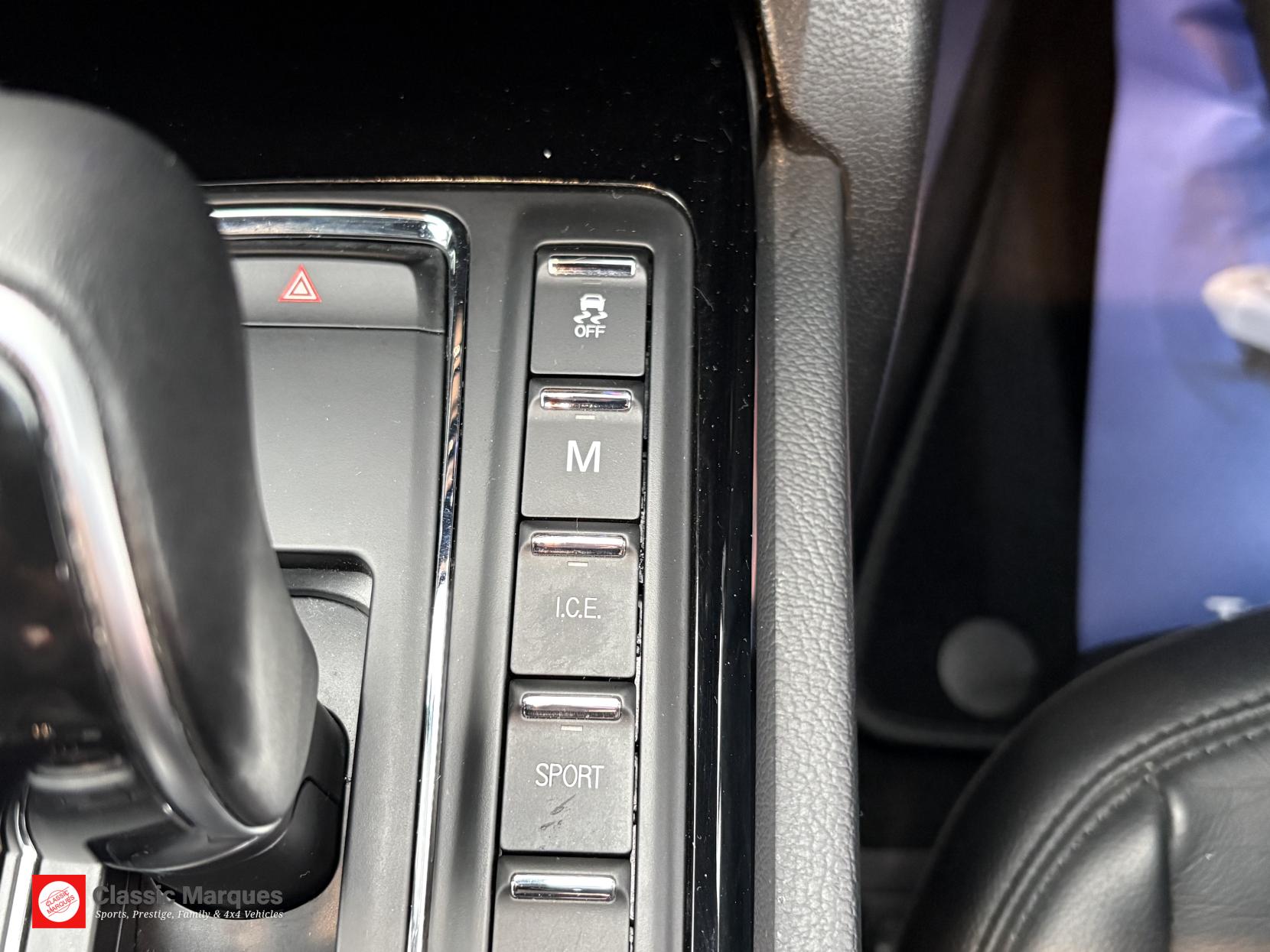 Maserati Ghibli 3.0 V6 Saloon 4dr Petrol ZF Euro 6 (s/s) (330 ps)