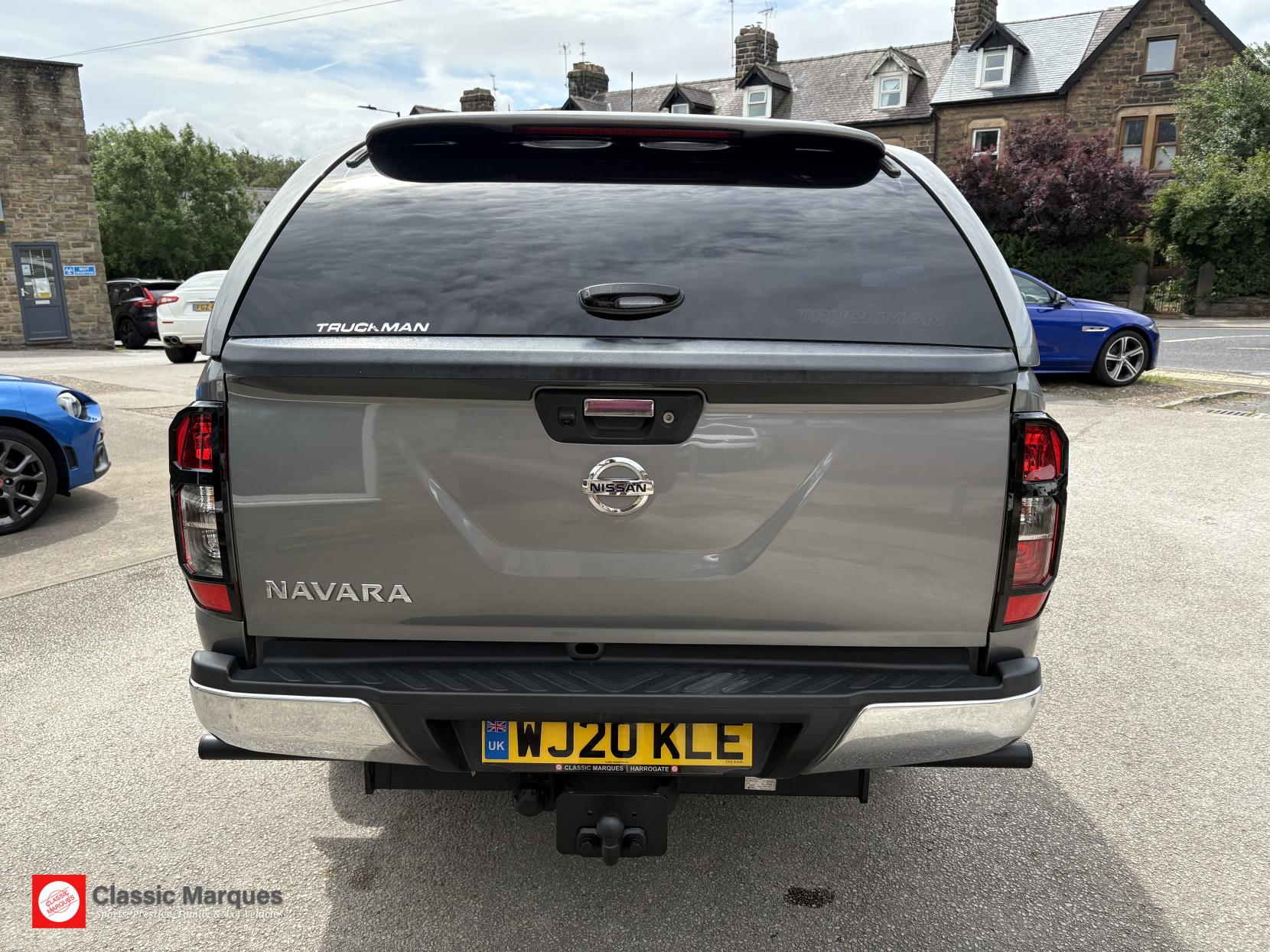 Nissan Navara 2.3 dCi Tekna Pickup Double Cab 4dr Diesel Auto 4WD Euro 6 (190 ps)