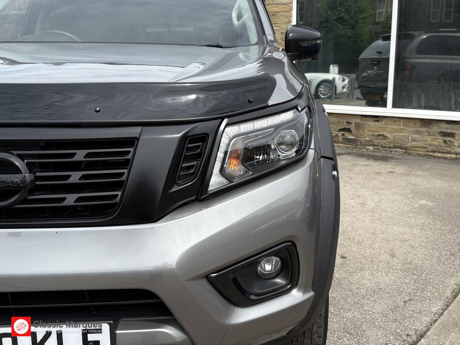 Nissan Navara 2.3 dCi Tekna Pickup Double Cab 4dr Diesel Auto 4WD Euro 6 (190 ps)