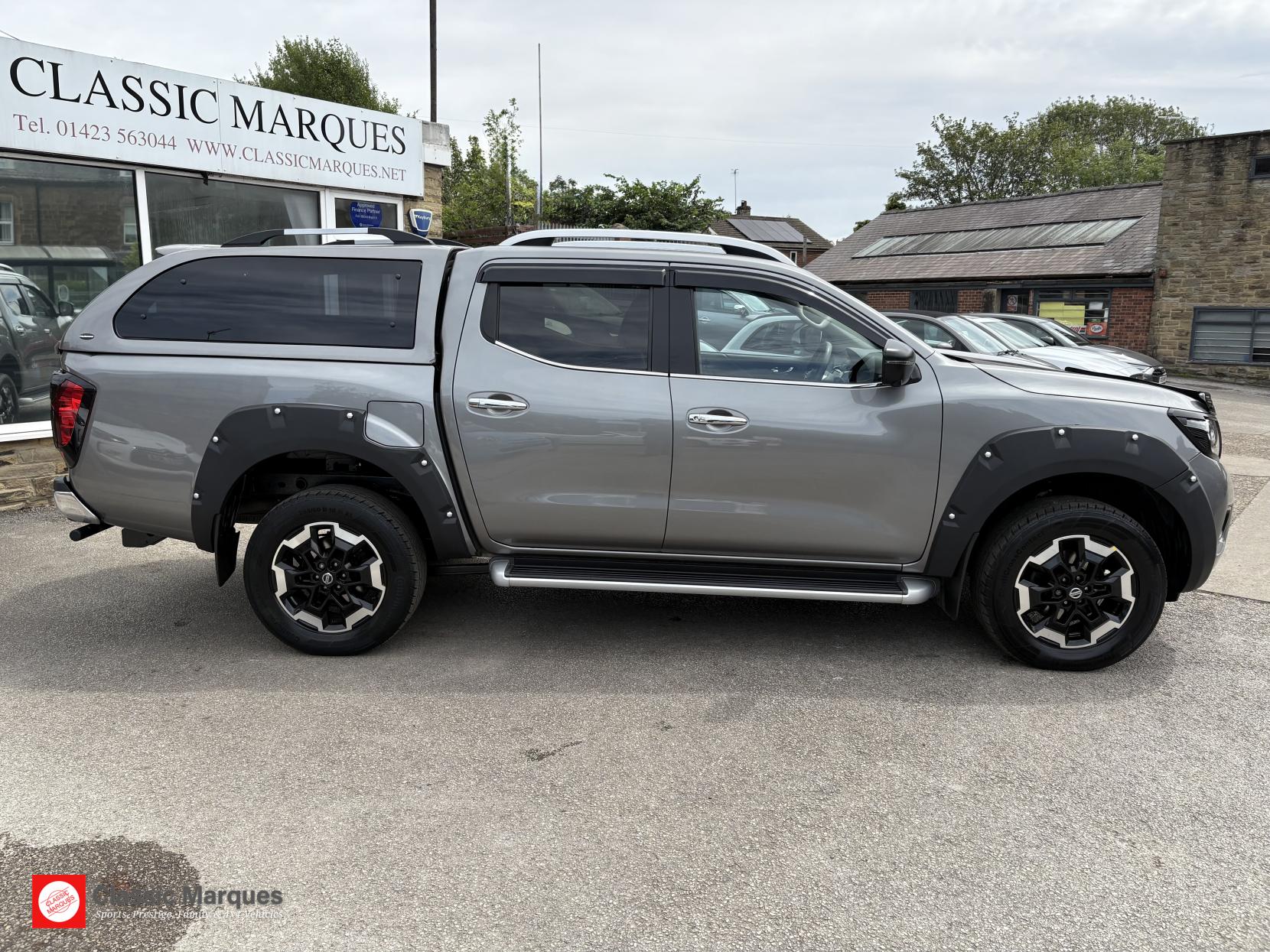 Nissan Navara 2.3 dCi Tekna Pickup Double Cab 4dr Diesel Auto 4WD Euro 6 (190 ps)