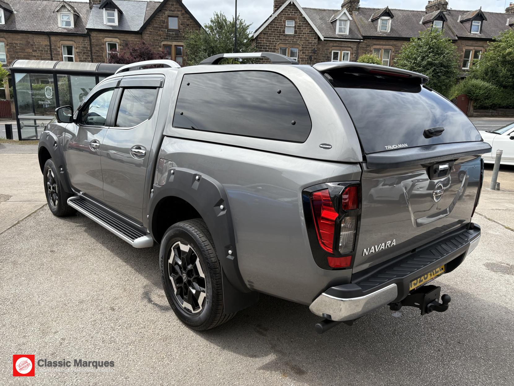 Nissan Navara 2.3 dCi Tekna Pickup Double Cab 4dr Diesel Auto 4WD Euro 6 (190 ps)