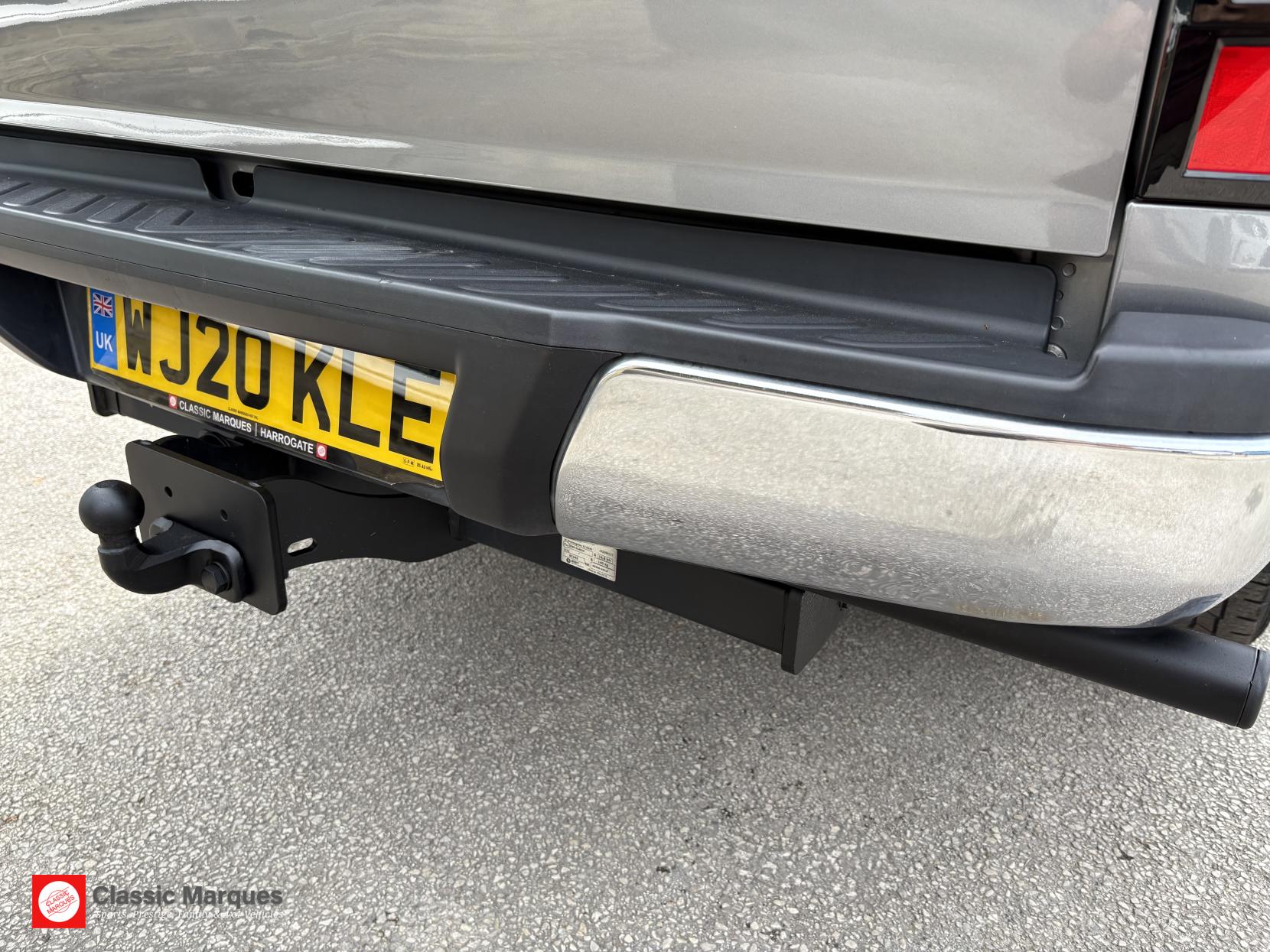Nissan Navara 2.3 dCi Tekna Pickup Double Cab 4dr Diesel Auto 4WD Euro 6 (190 ps)