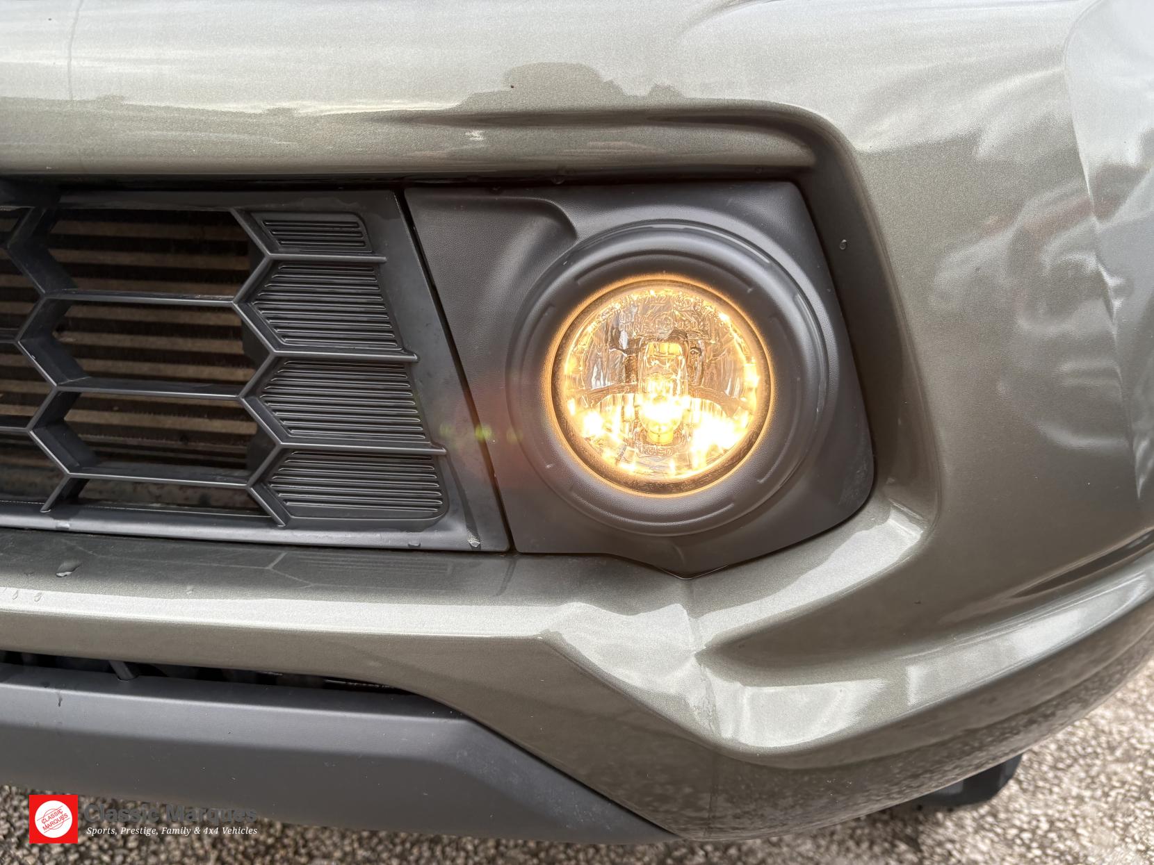 Mitsubishi L200 2.4 DI-D CC 4Life Pickup Double Cab 4dr Diesel Manual 4WD Euro 6 (s/s) (151 ps)