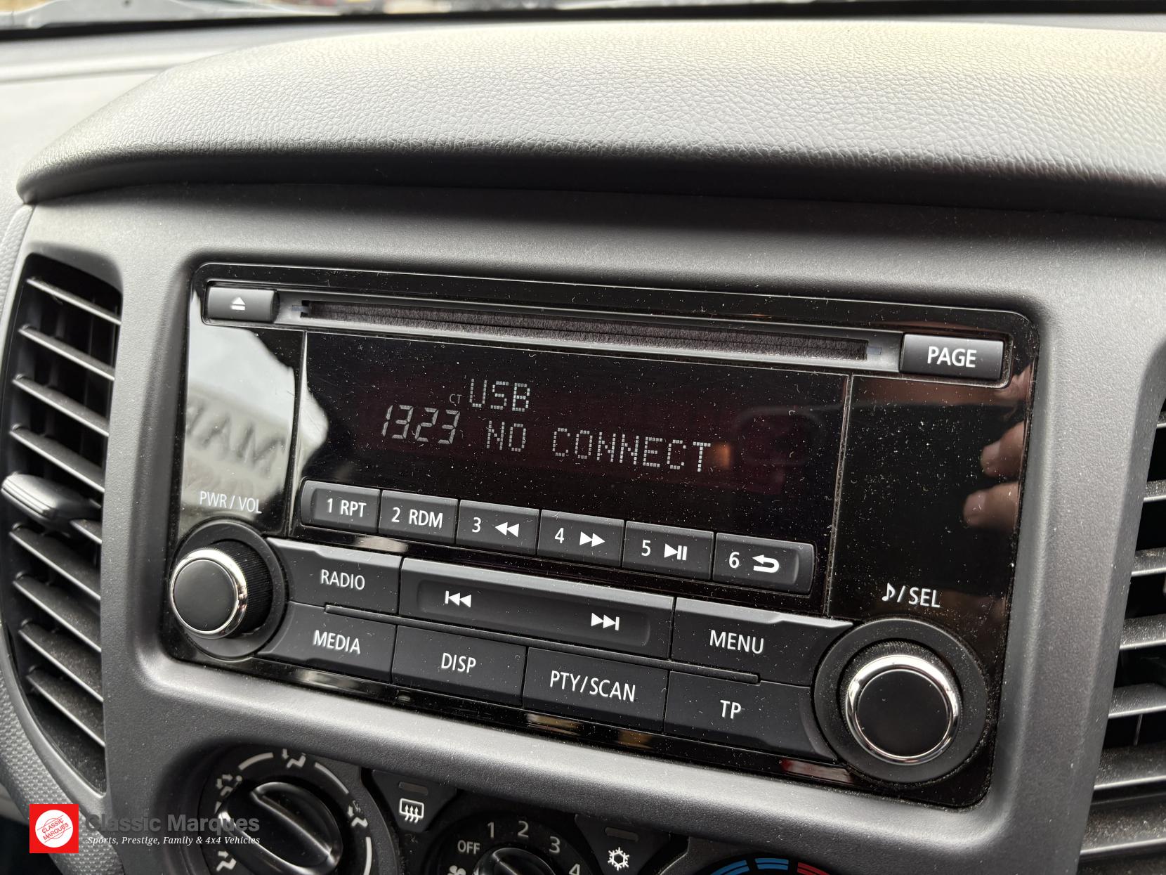 Mitsubishi L200 2.4 DI-D CC 4Life Pickup Double Cab 4dr Diesel Manual 4WD Euro 6 (s/s) (151 ps)