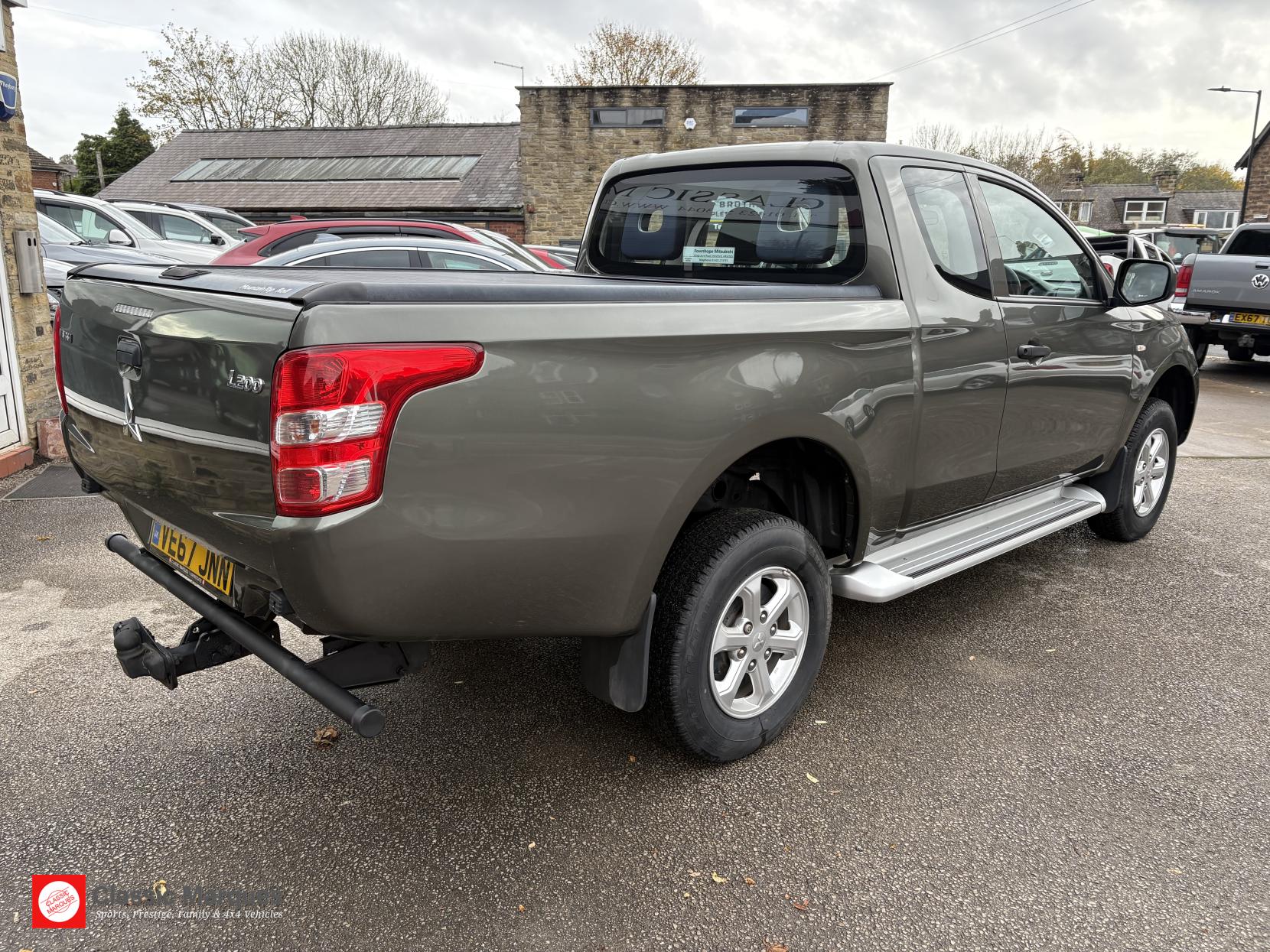 Mitsubishi L200 2.4 DI-D CC 4Life Pickup Double Cab 4dr Diesel Manual 4WD Euro 6 (s/s) (151 ps)