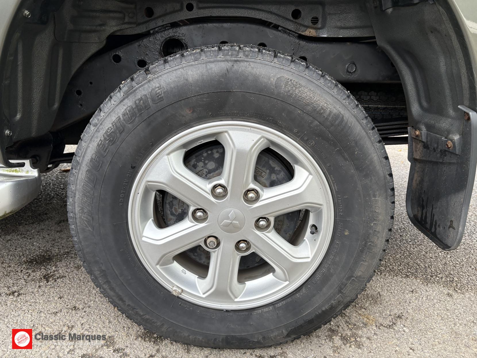 Mitsubishi L200 2.4 DI-D CC 4Life Pickup Double Cab 4dr Diesel Manual 4WD Euro 6 (s/s) (151 ps)