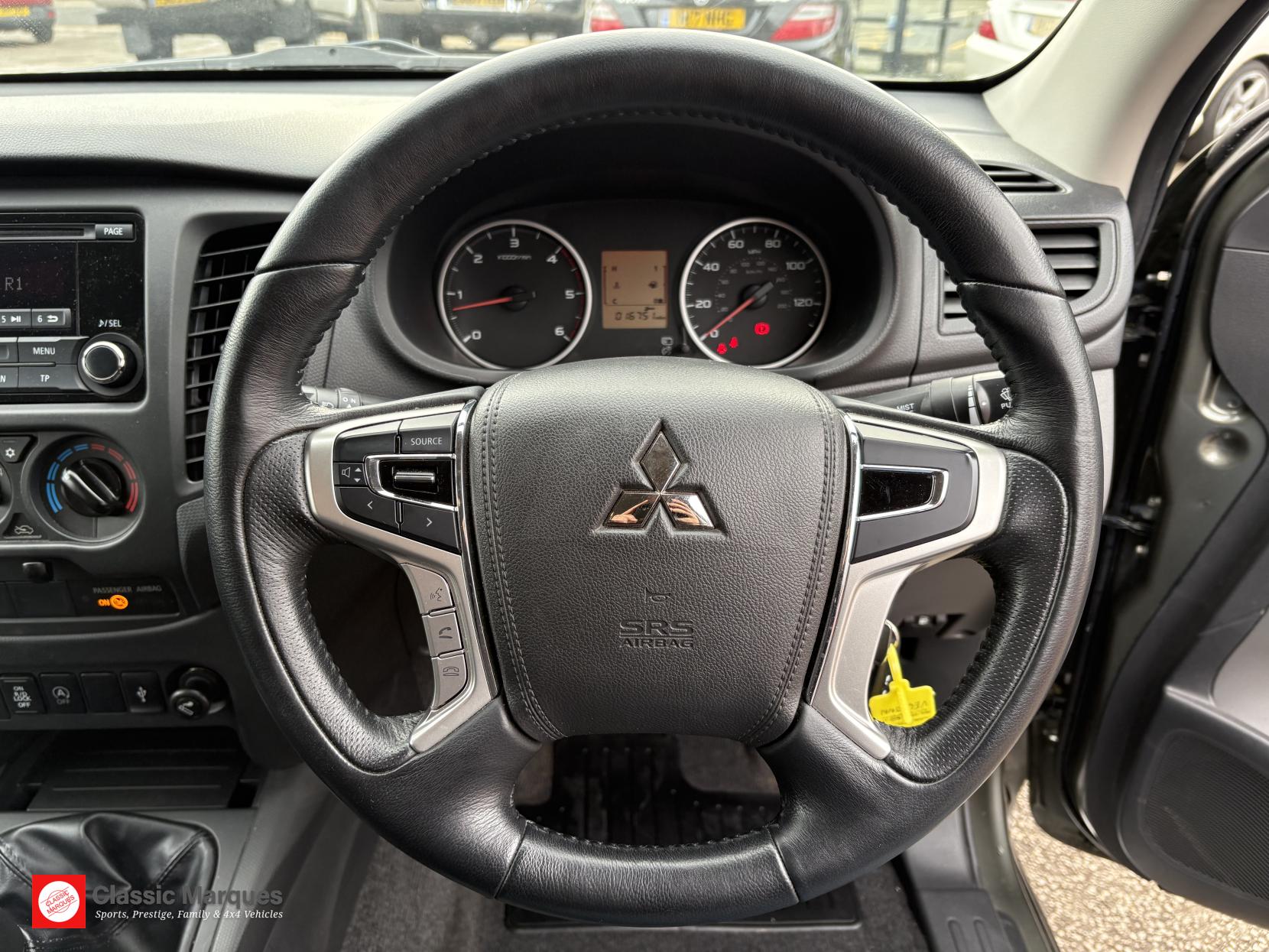 Mitsubishi L200 2.4 DI-D CC 4Life Pickup Double Cab 4dr Diesel Manual 4WD Euro 6 (s/s) (151 ps)