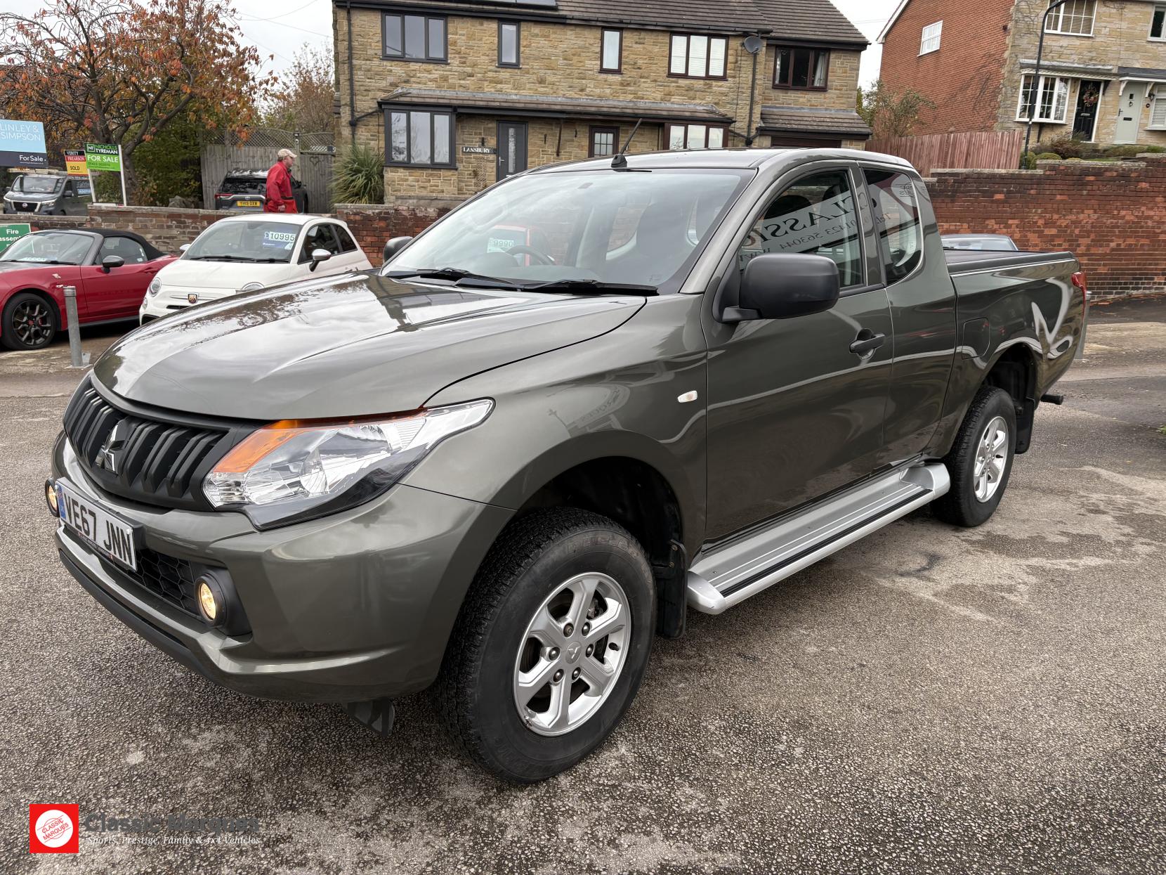 Mitsubishi L200 2.4 DI-D CC 4Life Pickup Double Cab 4dr Diesel Manual 4WD Euro 6 (s/s) (151 ps)