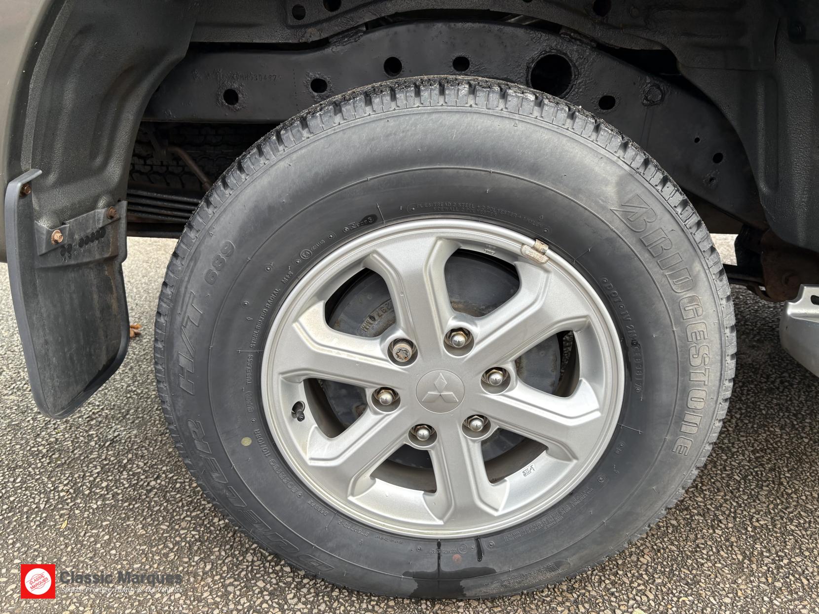 Mitsubishi L200 2.4 DI-D CC 4Life Pickup Double Cab 4dr Diesel Manual 4WD Euro 6 (s/s) (151 ps)