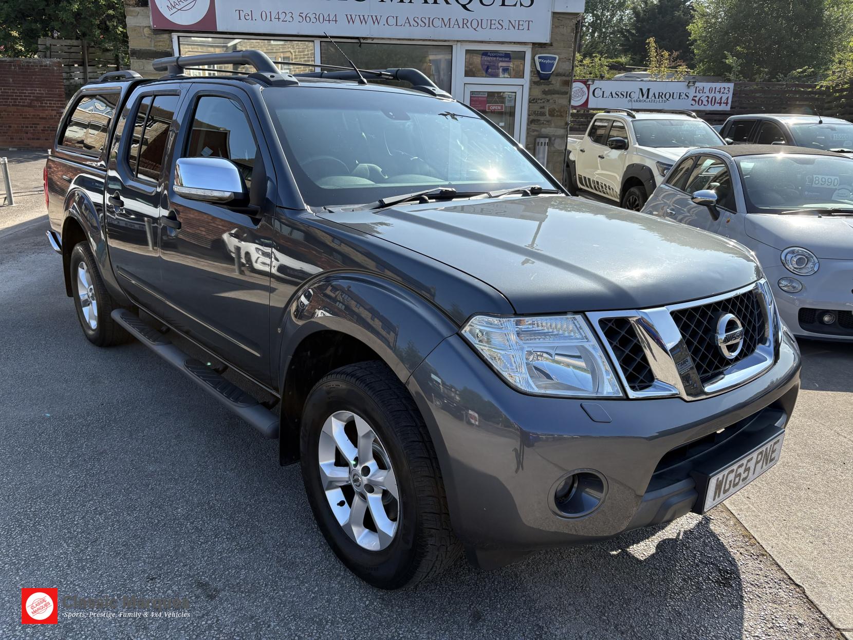 Nissan Navara 2.5 dCi Tekna Pickup Double Cab 4dr Diesel Manual 4WD Euro 5 (190 ps)