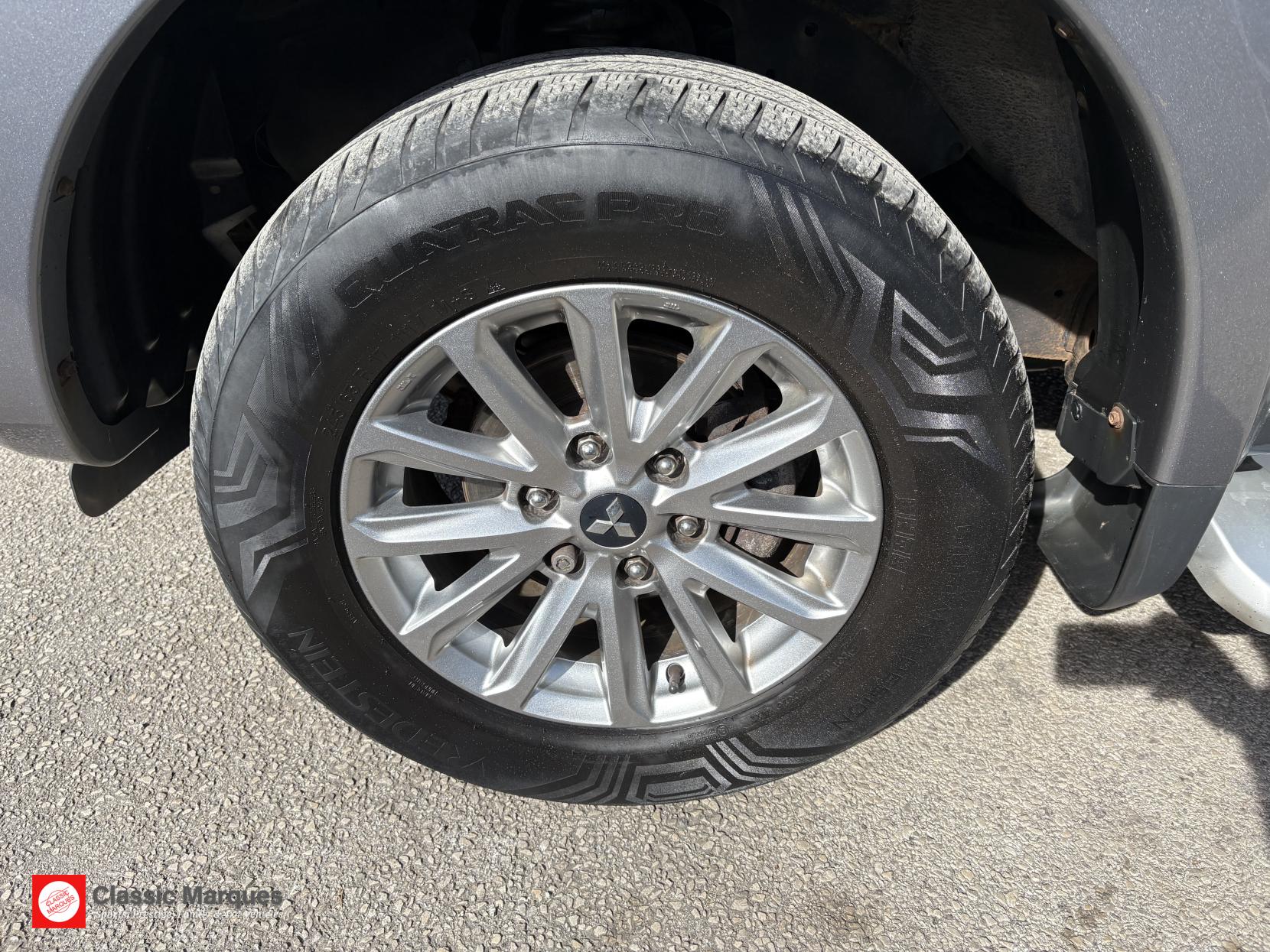 Mitsubishi L200 2.4 DI-D DC Barbarian Pickup Double Cab 4dr Diesel Manual 4WD Euro 6 (178 ps)