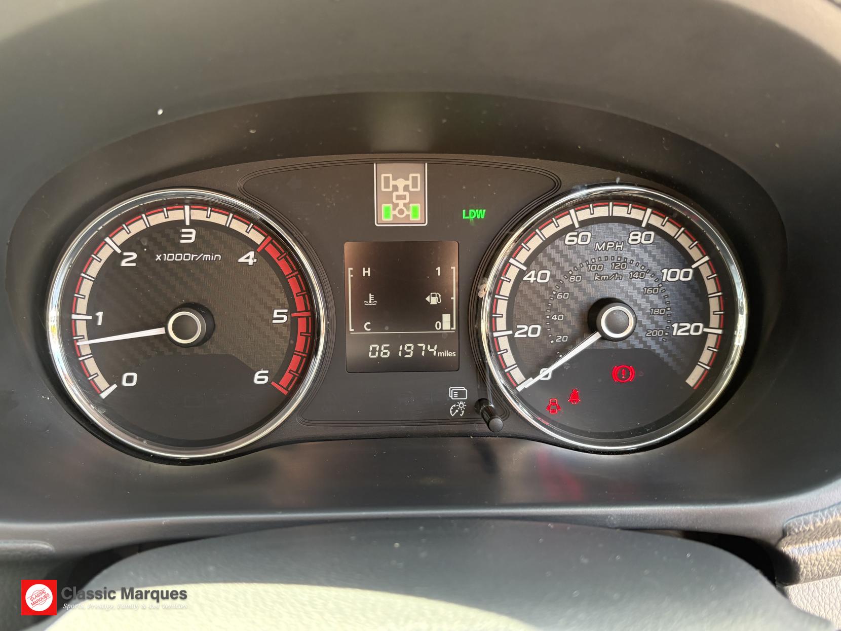 Mitsubishi L200 2.4 DI-D DC Barbarian Pickup Double Cab 4dr Diesel Manual 4WD Euro 6 (178 ps)