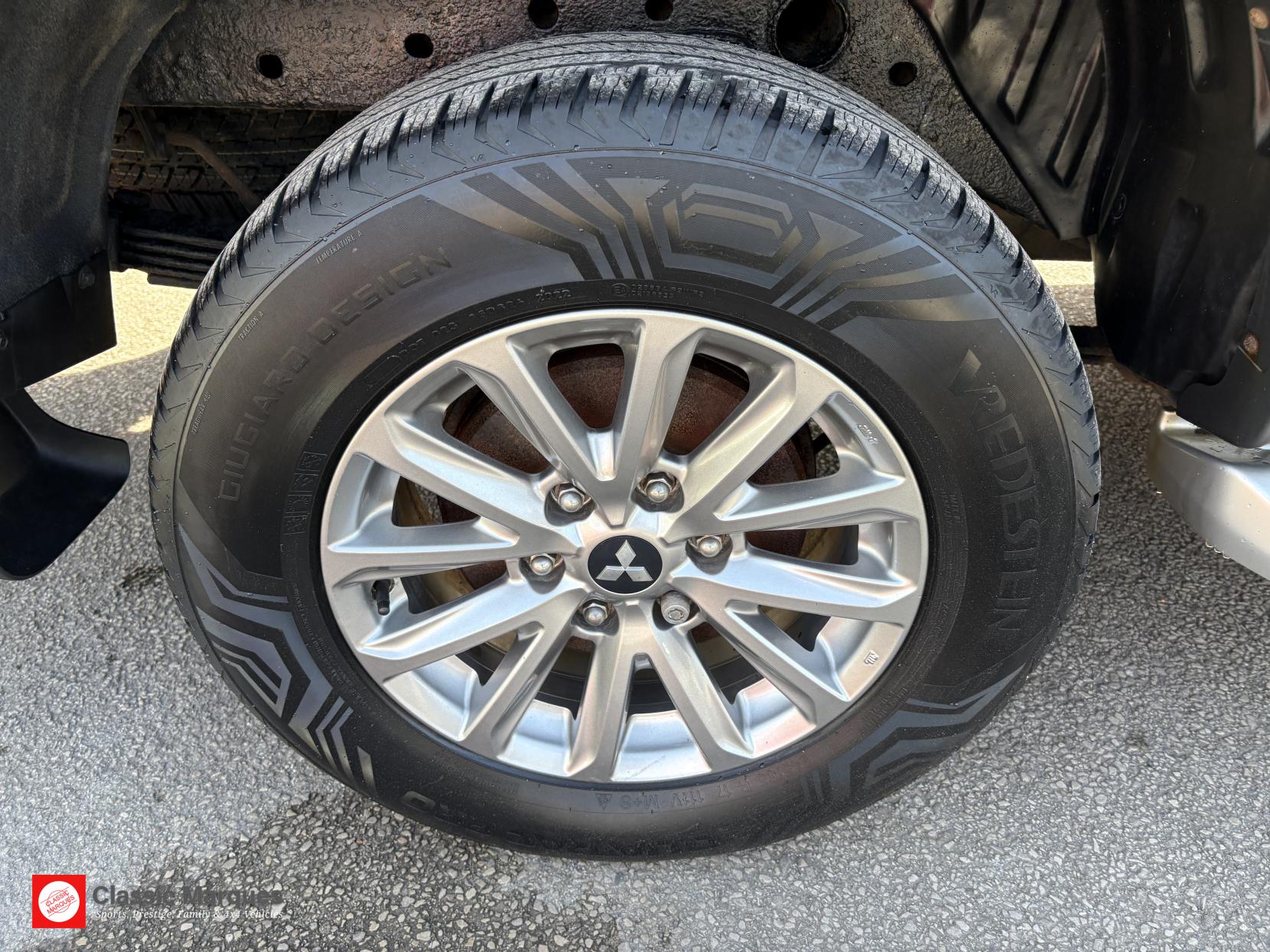 Mitsubishi L200 2.4 DI-D DC Barbarian Pickup Double Cab 4dr Diesel Manual 4WD Euro 6 (178 ps)