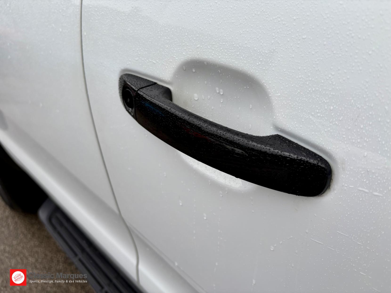 Ford Ranger 2.2 TDCi Limited Pickup Double Cab 4dr Diesel Durashift 4WD Euro 5 (150 ps)