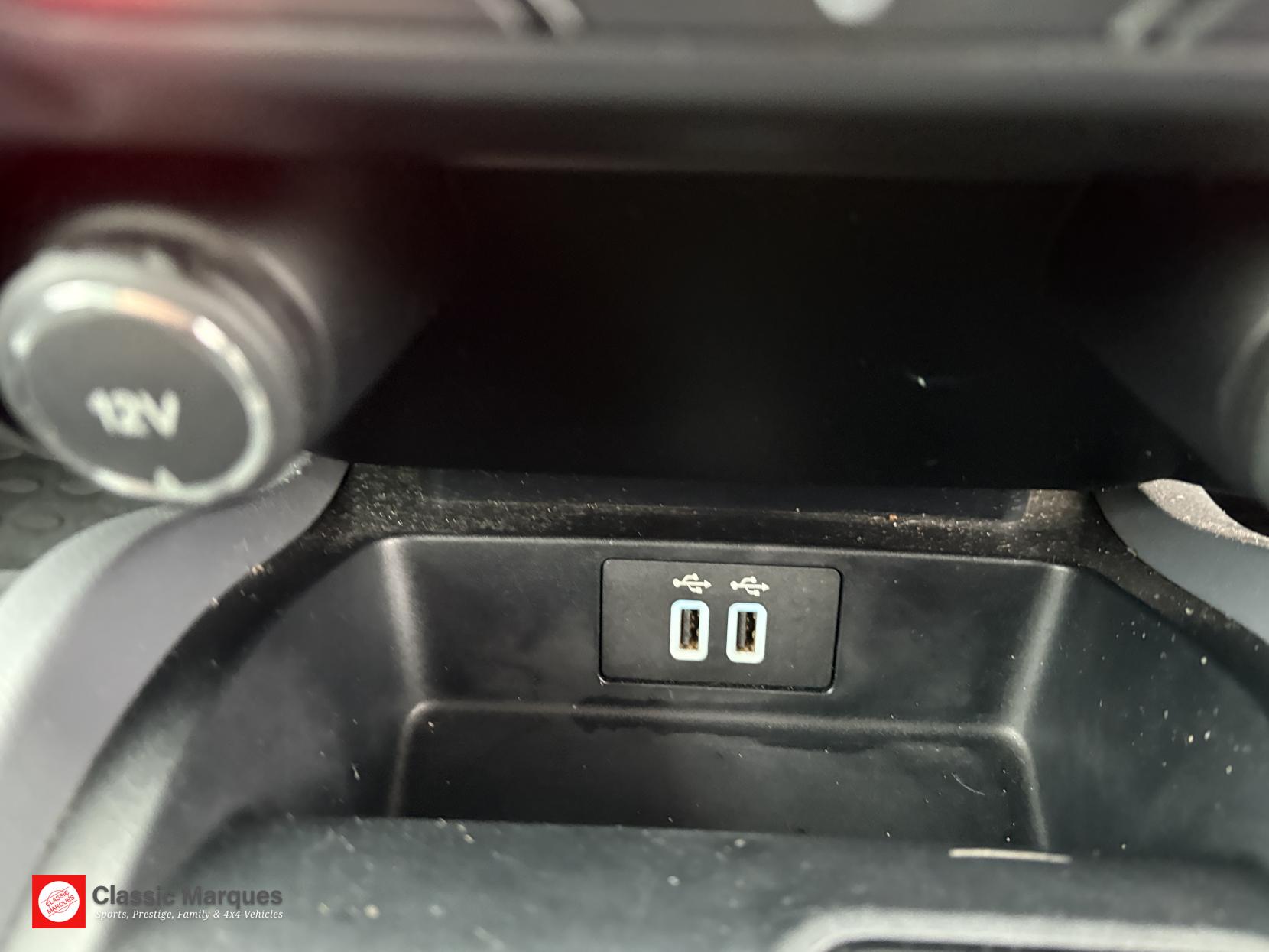 Ford Ranger 2.2 TDCi Limited Pickup Double Cab 4dr Diesel Durashift 4WD Euro 5 (150 ps)