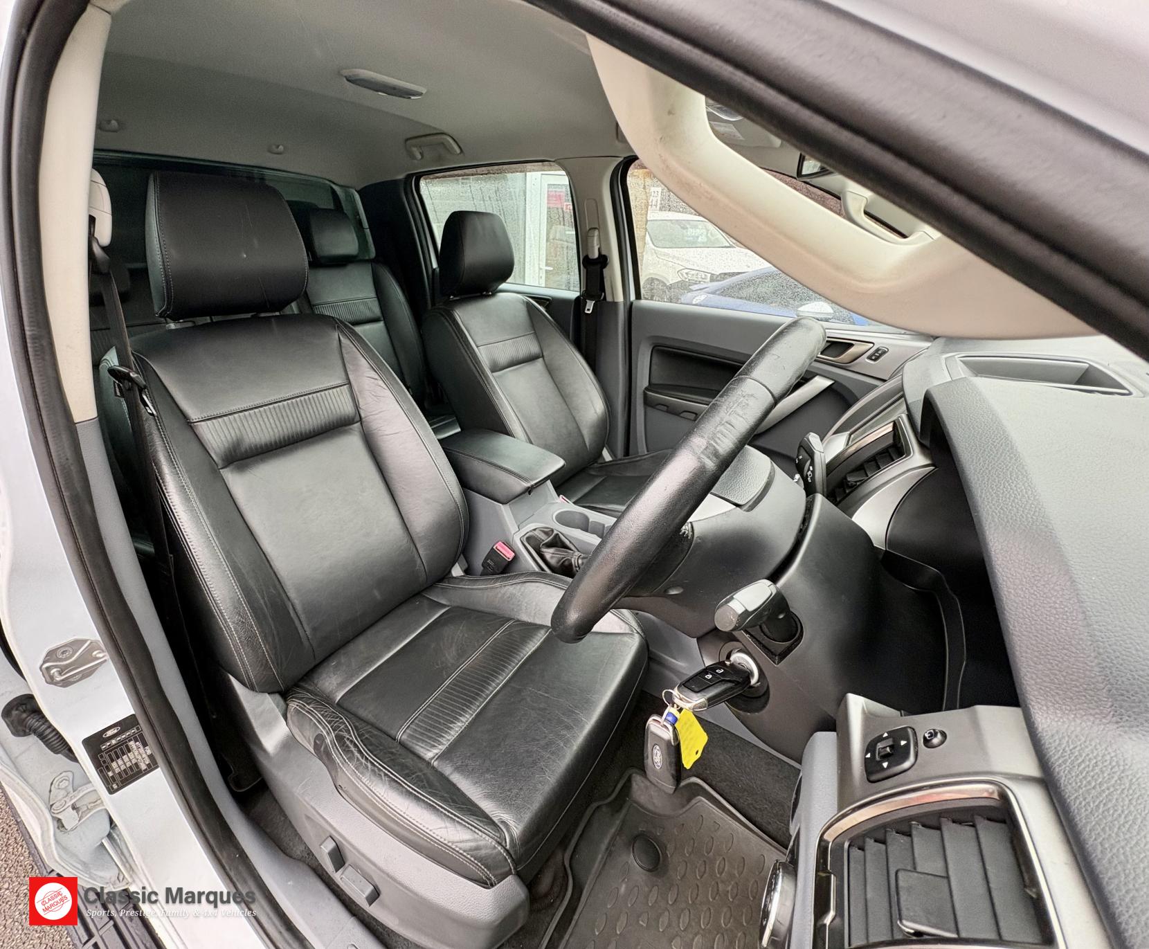 Ford Ranger 2.2 TDCi Limited Pickup Double Cab 4dr Diesel Durashift 4WD Euro 5 (150 ps)