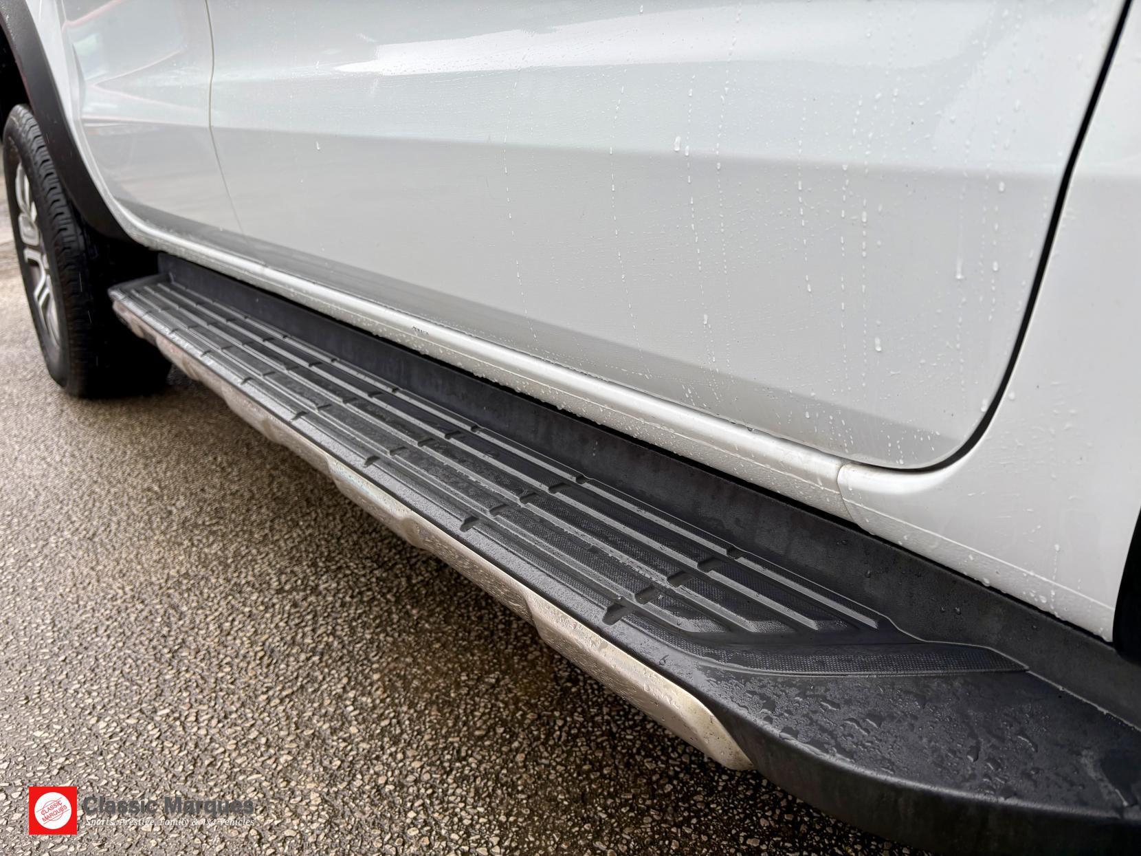 Ford Ranger 2.2 TDCi Limited Pickup Double Cab 4dr Diesel Durashift 4WD Euro 5 (150 ps)